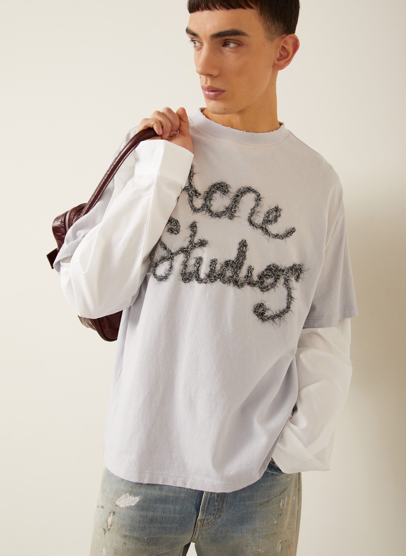 Acne Studios Longsleeve mit Glitzergarn: HELLGRAU / ECRU