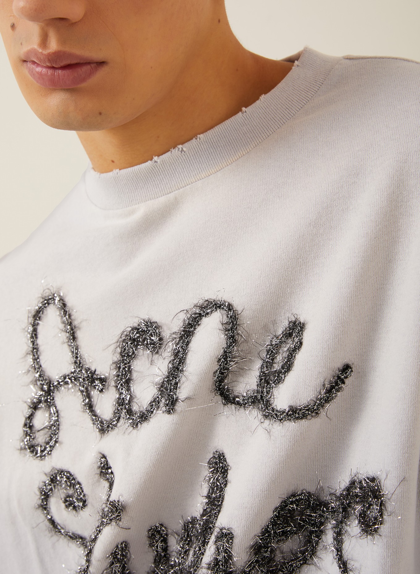 Acne Studios Longsleeve mit Glitzergarn: HELLGRAU / ECRU