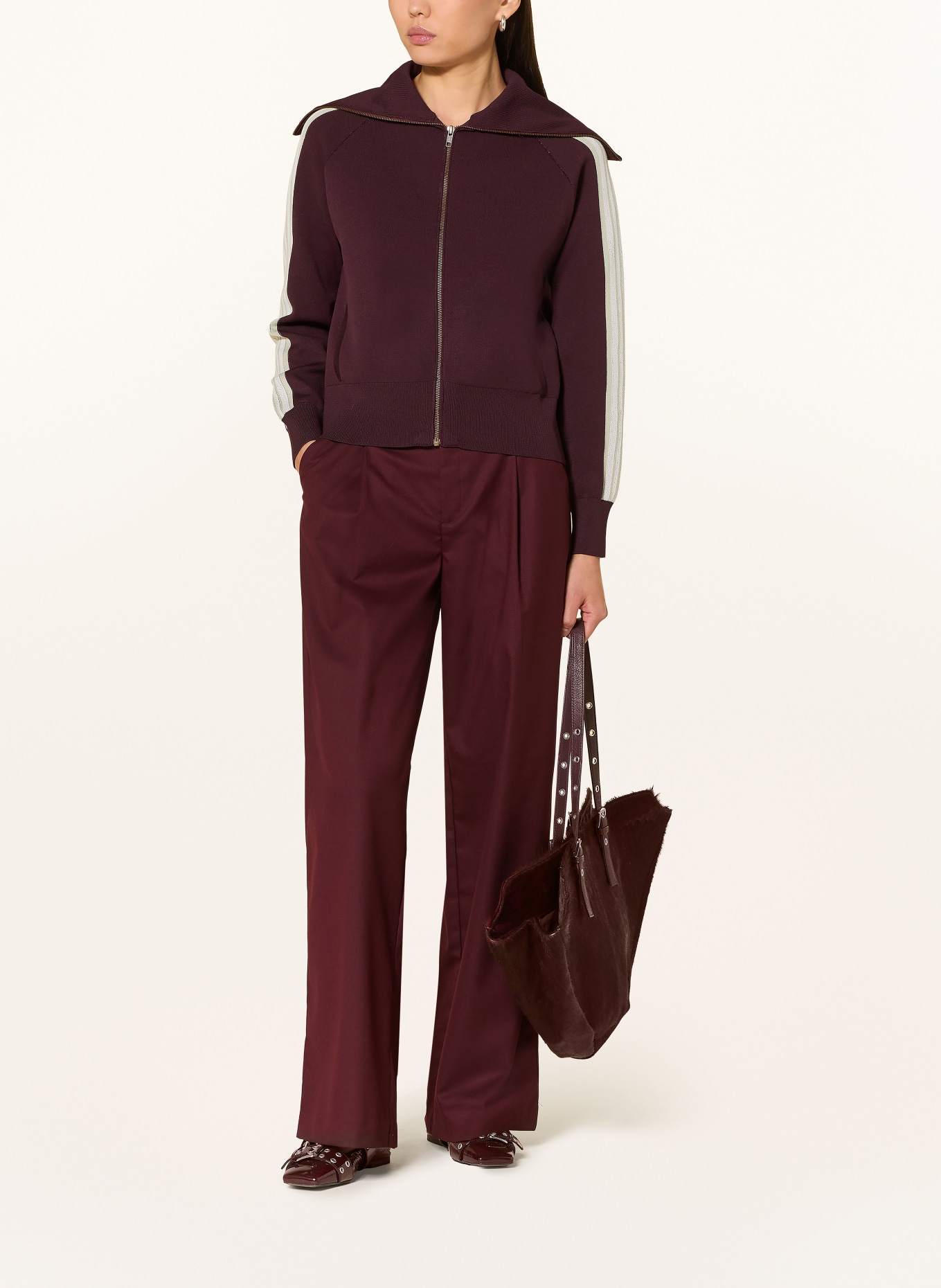 Rich & Royal Strickjacke mit Galonstreifen: DUNKELROT