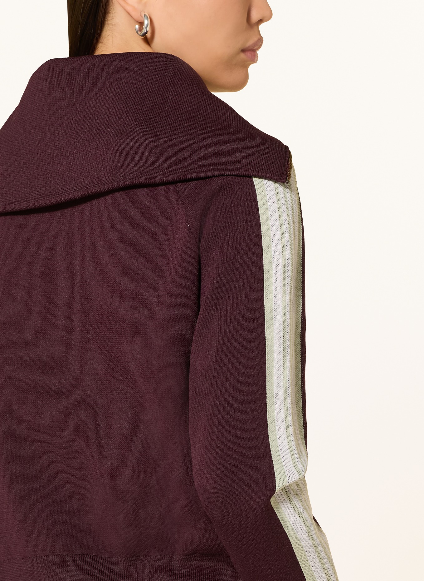 Rich & Royal Strickjacke mit Galonstreifen: DUNKELROT