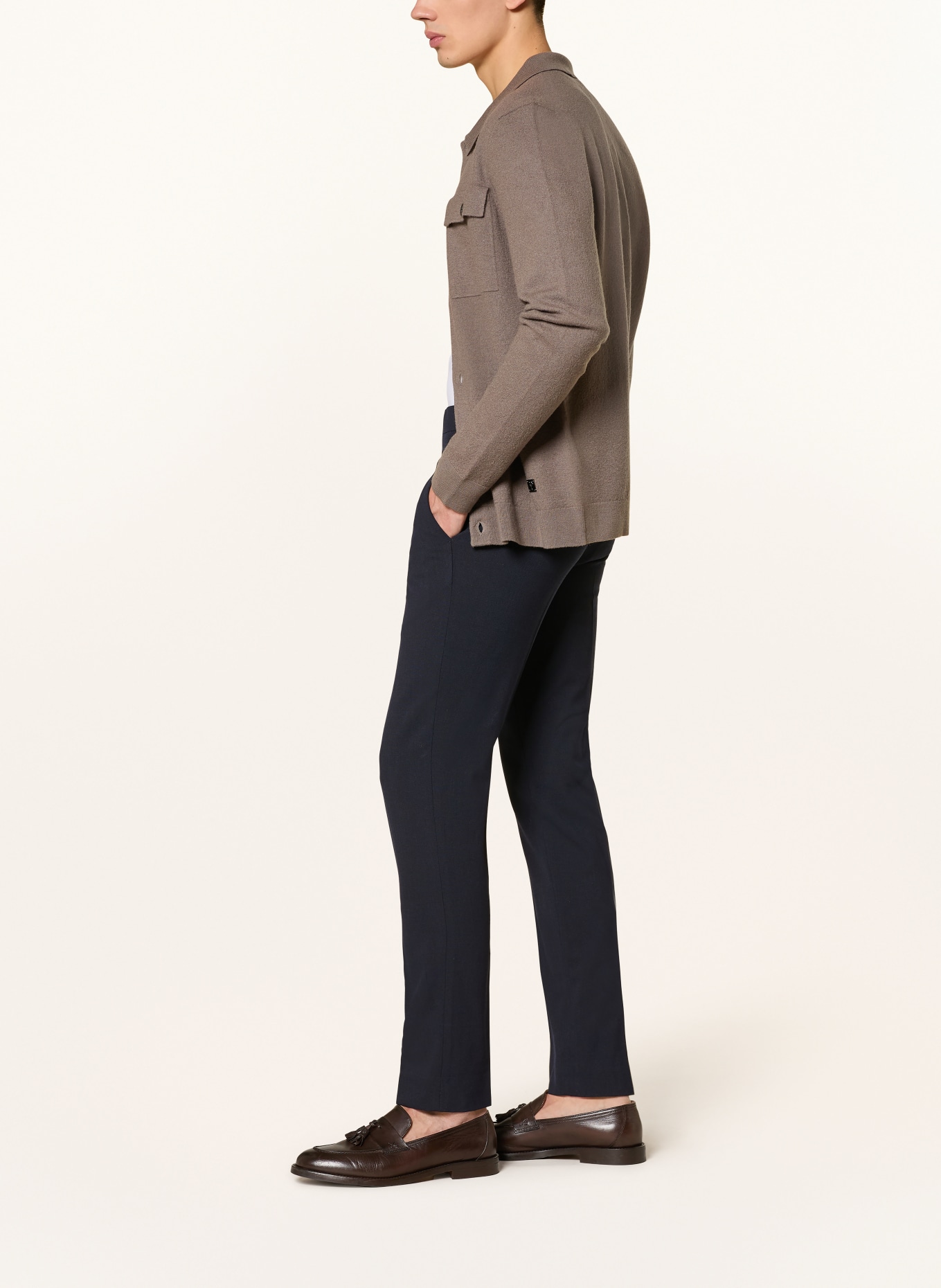 REISS Chino BELMONT Slim Fit: TMAVĚ MODRÁ