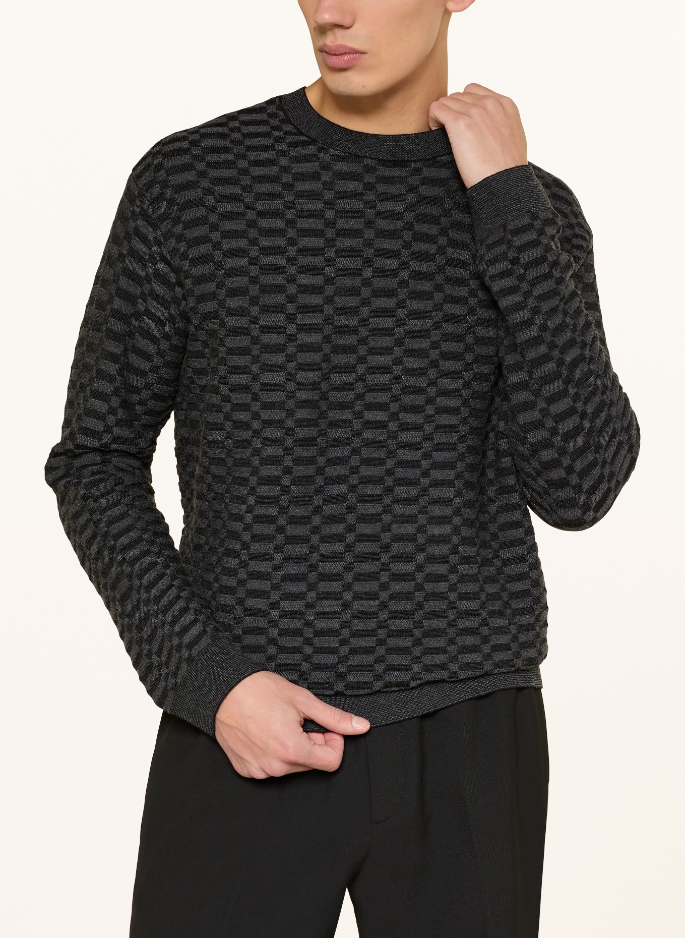 EMPORIO ARMANI svetr: ČERNÁ / TMAVĚ ŠEDÁ