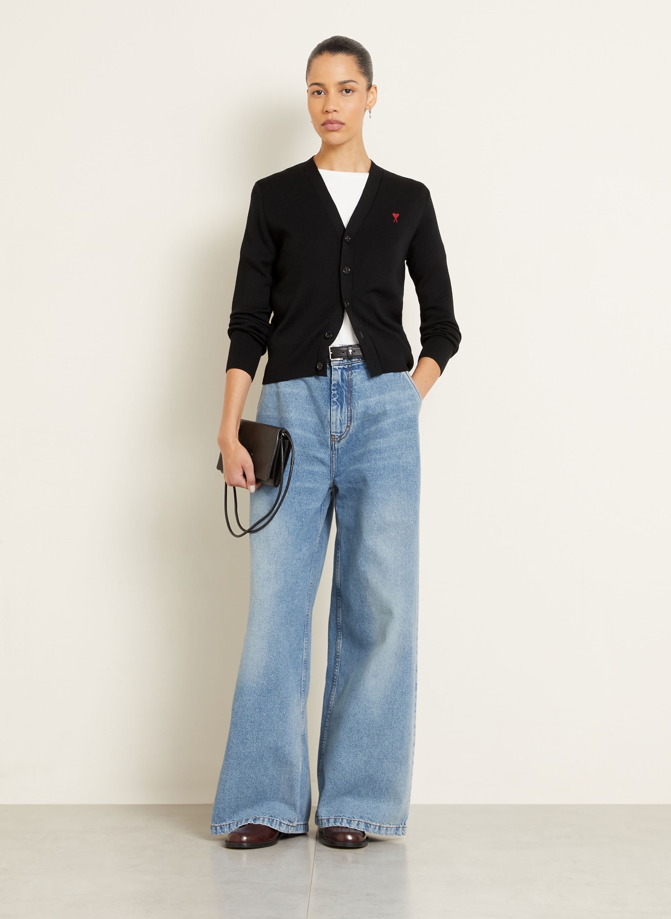 AMI PARIS Strickjacke aus Merinowolle: SCHWARZ / DUNKELROT