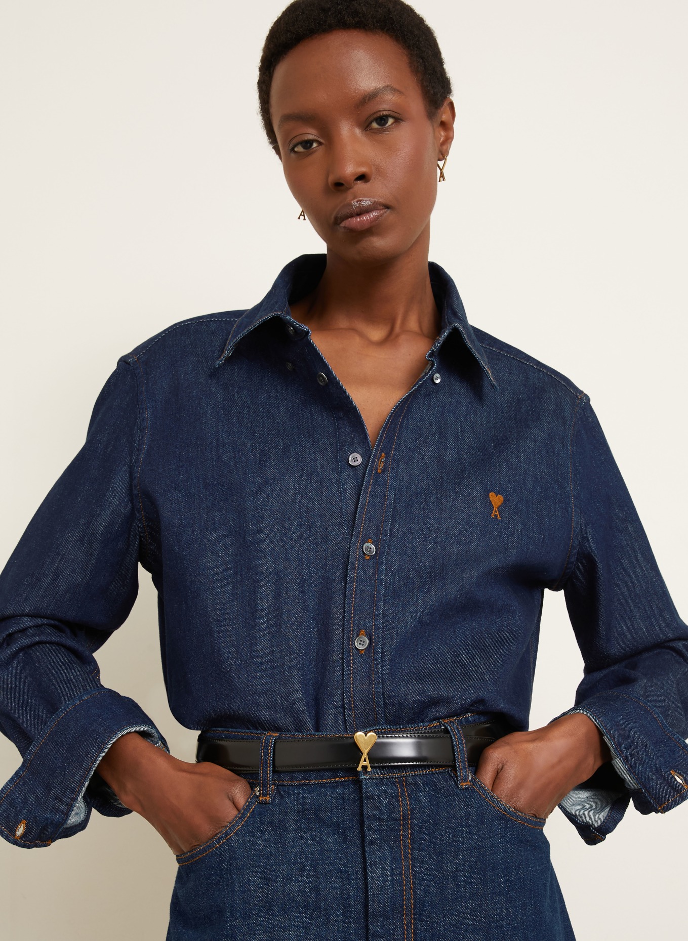 AMI PARIS Jeansbluse: DUNKELBLAU