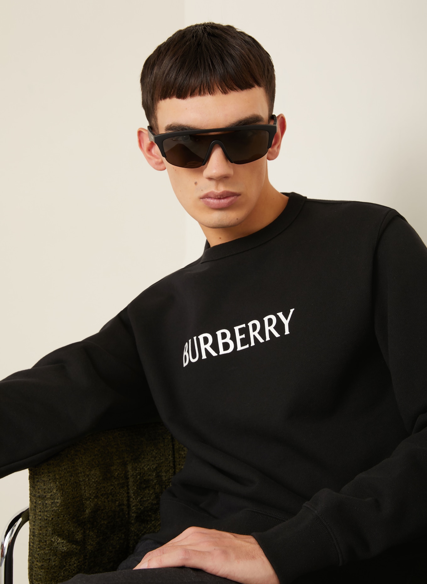 BURBERRY Mikina SASHA: ČERNÁ