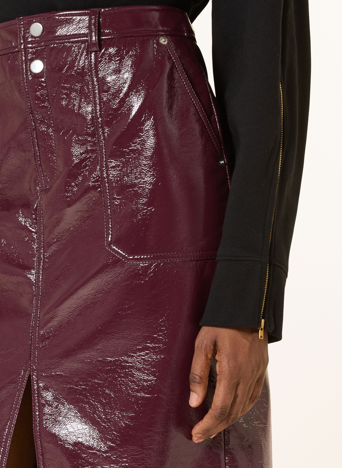 ba&sh Sukně MARYLOU v koženém vzhledu: TMAVĚ FIALOVÁ