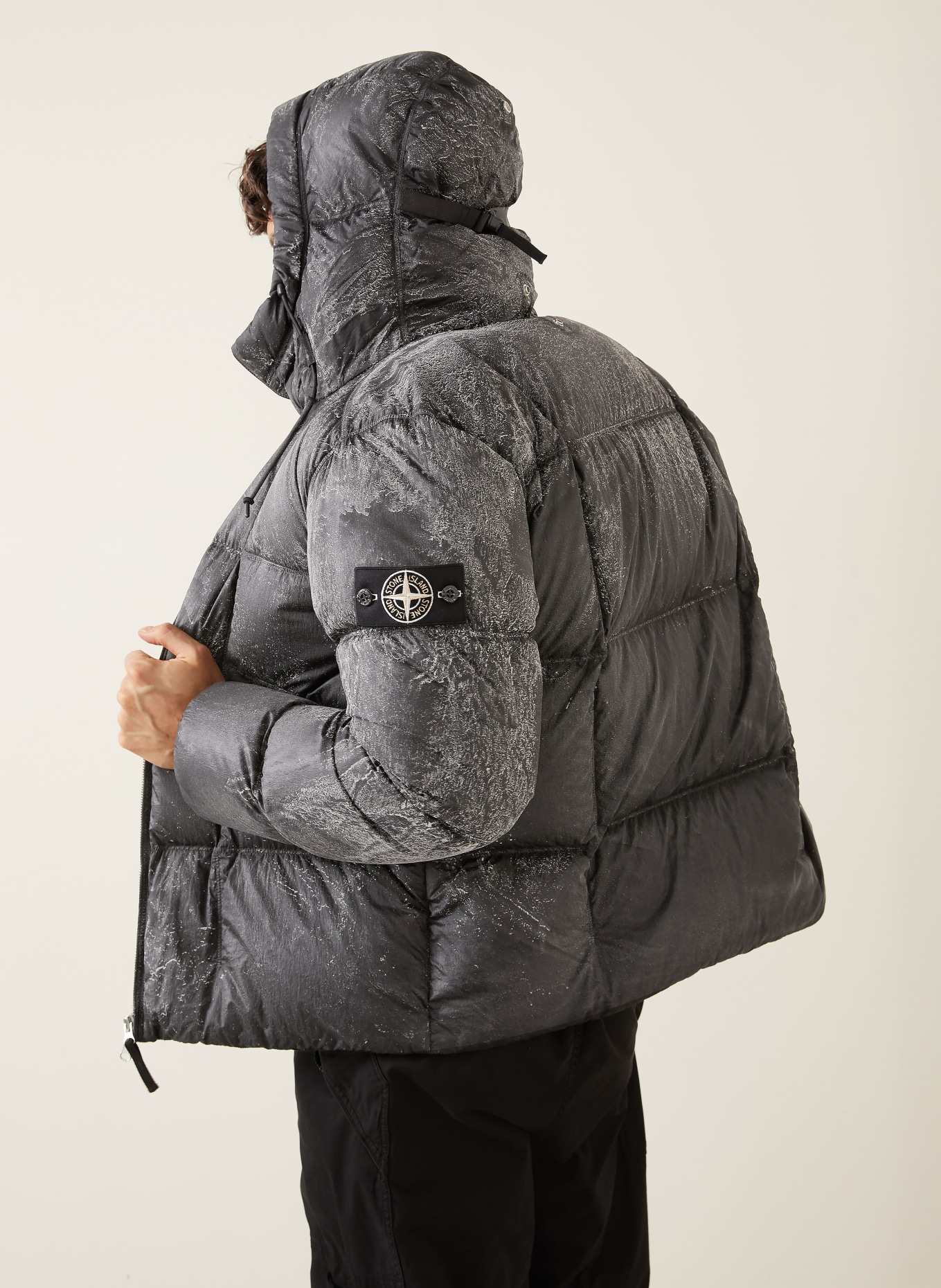 STONE ISLAND down jacket: BLACK / LIGHT GRAY