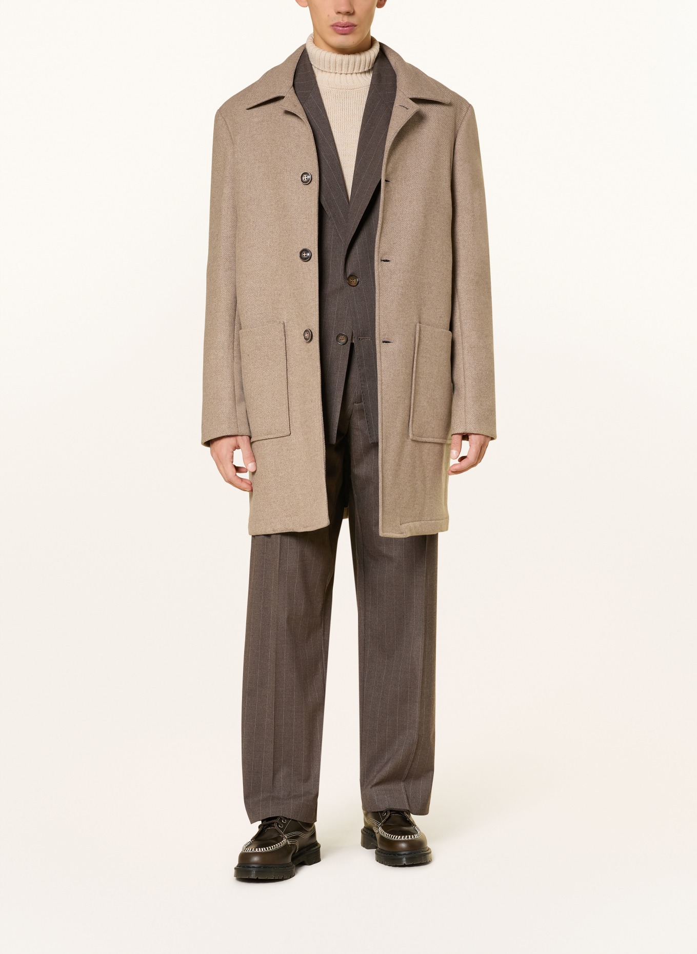 I'M BRIAN Mantel: TAUPE