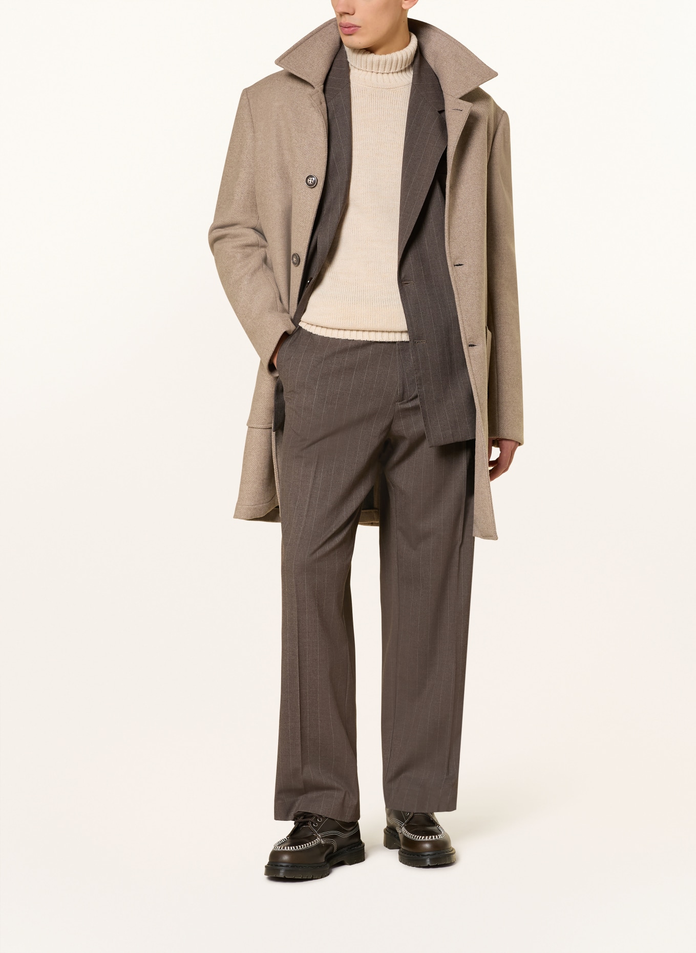 I'M BRIAN Mantel: TAUPE