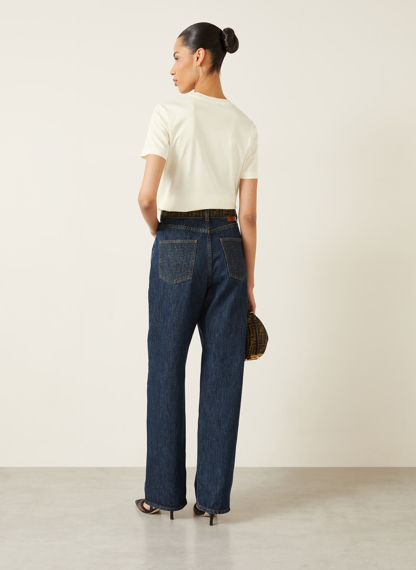 FENDI T-shirt with embroidery: CREAM / BLACK