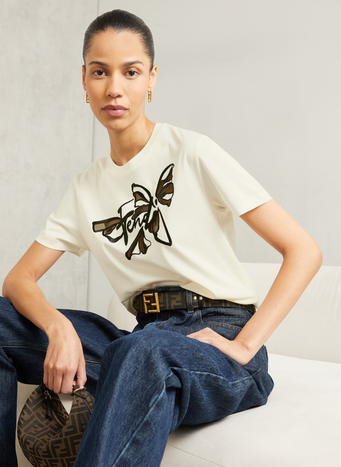 FENDI T-shirt with embroidery: CREAM / BLACK