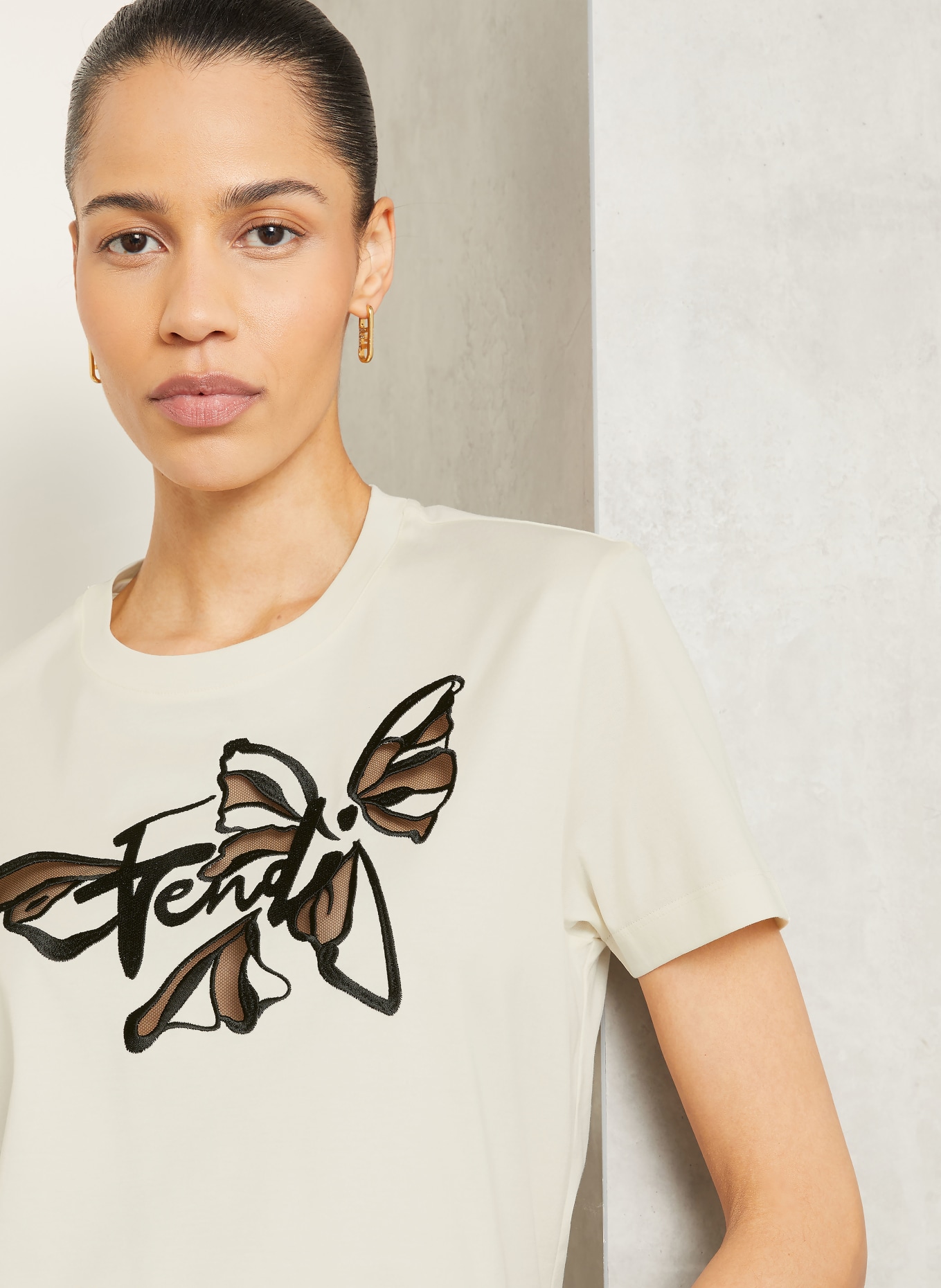 FENDI T-shirt with embroidery: CREAM / BLACK