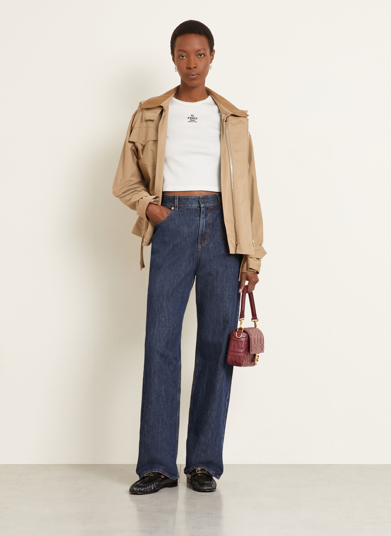 FENDI T-shirt: WHITE / BLACK