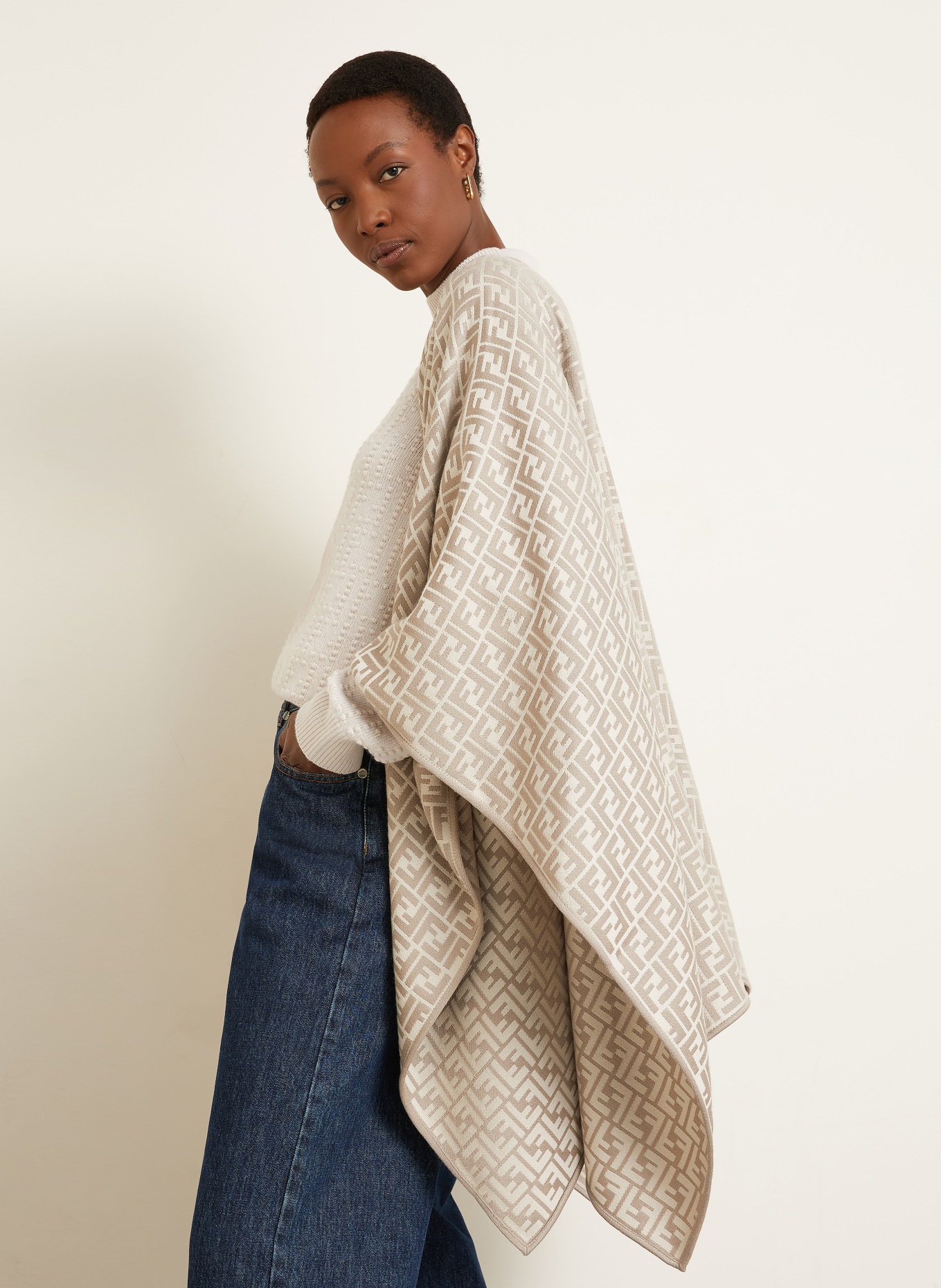 FENDI Cape with silk: BEIGE / CREAM