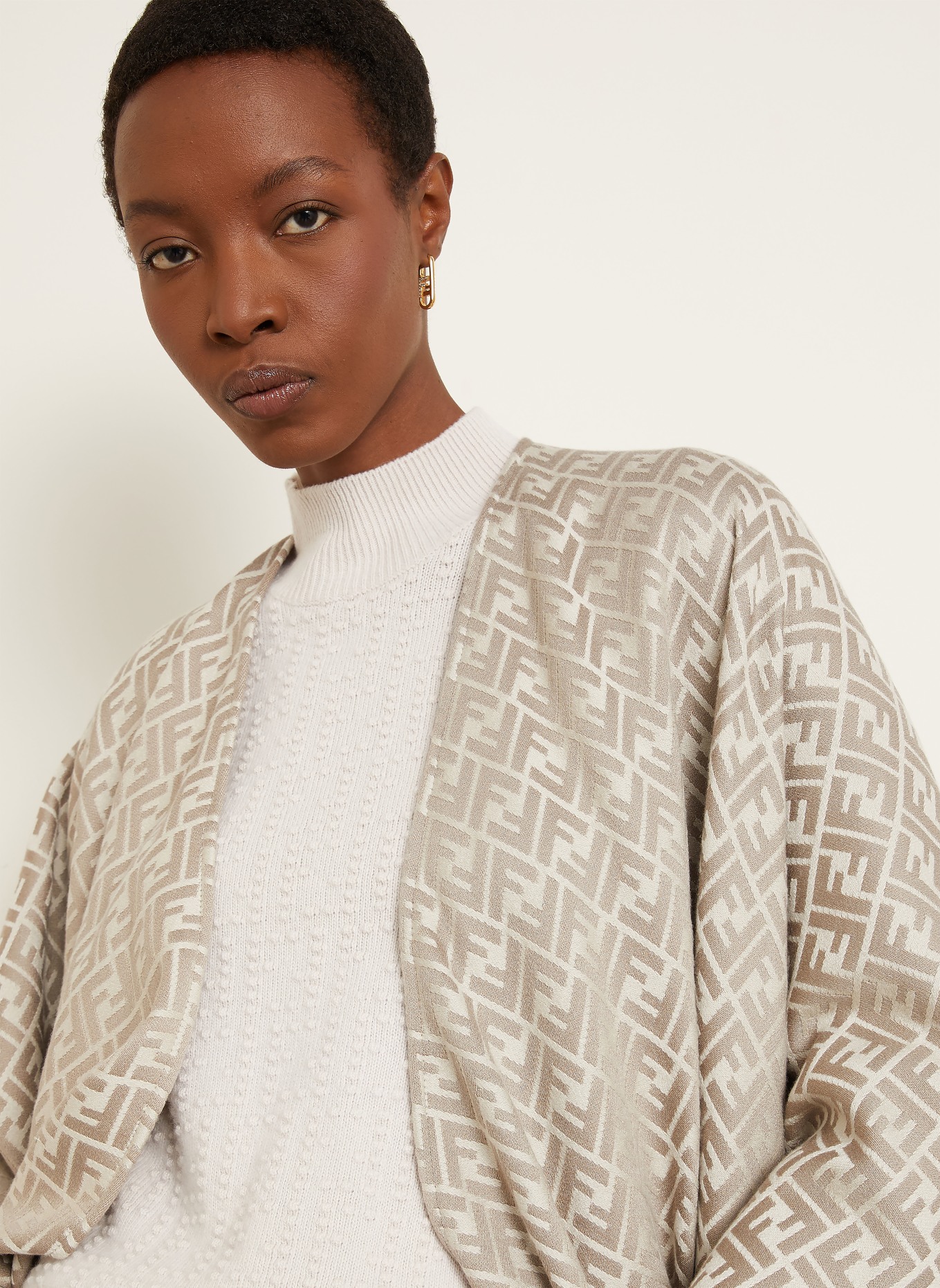 FENDI Cape with silk: BEIGE / CREAM