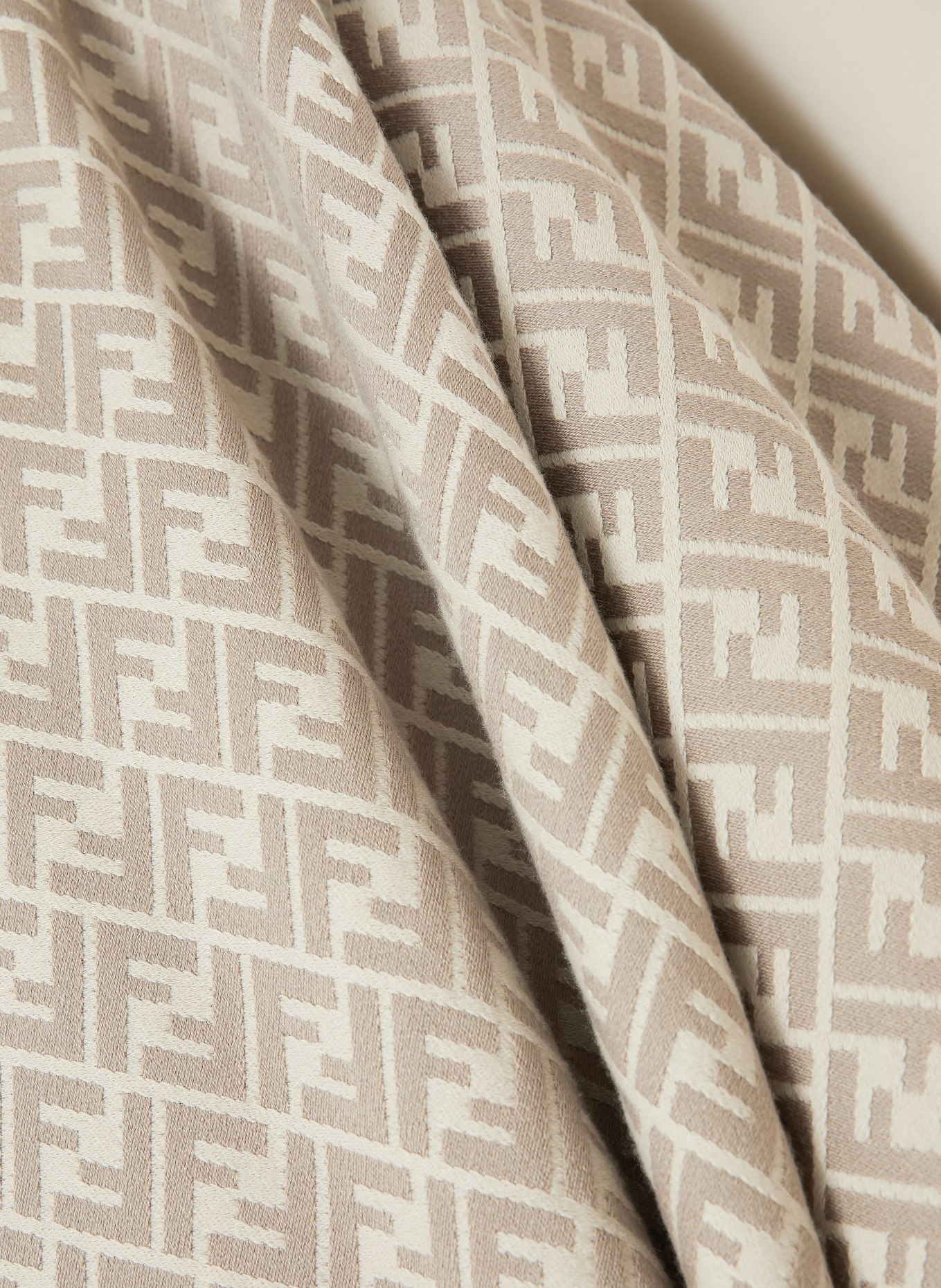 FENDI Cape with silk: BEIGE / CREAM