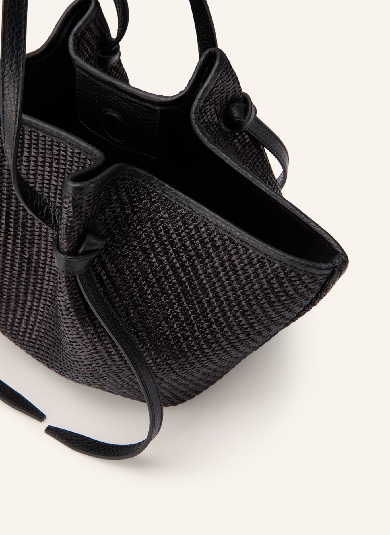 YUZEFI Schultertasche MOCHI: SCHWARZ