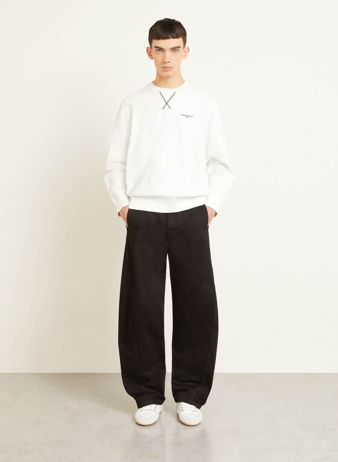 GIVENCHY sweatshirt: WHITE / BLACK