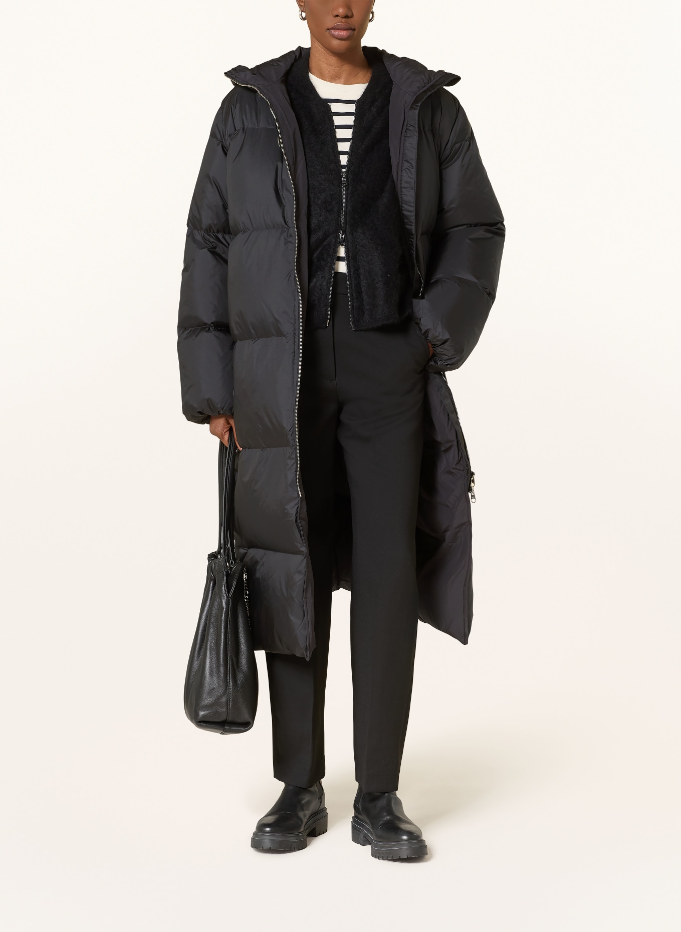 ARKET Daunenmantel KALINA: SCHWARZ