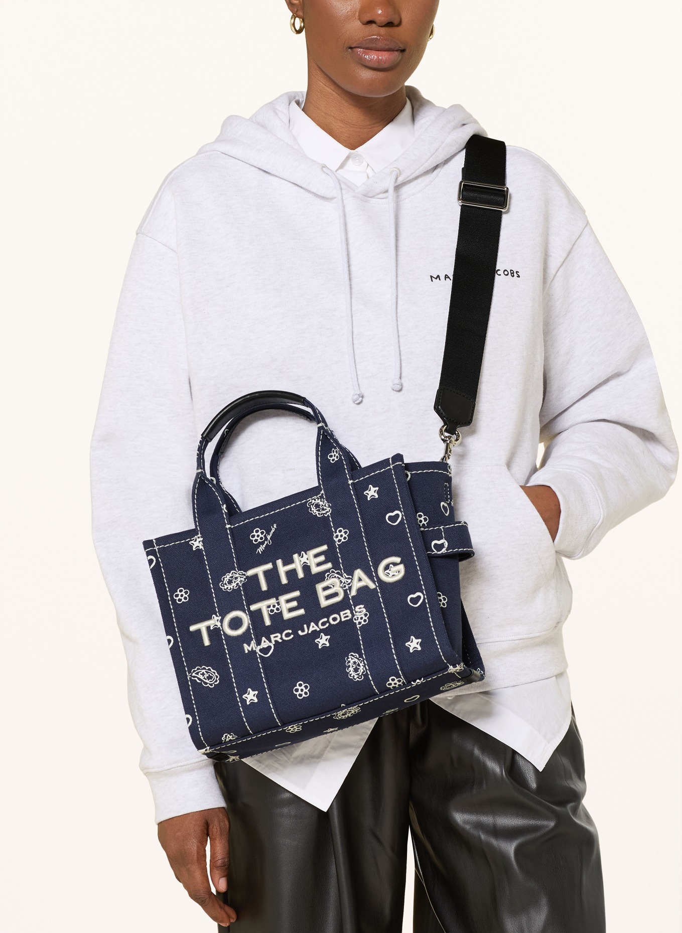 MARC JACOBS Handtas THE BANDANA CANVAS SMALL: DONKERBLAUW / ZILVER / WIT