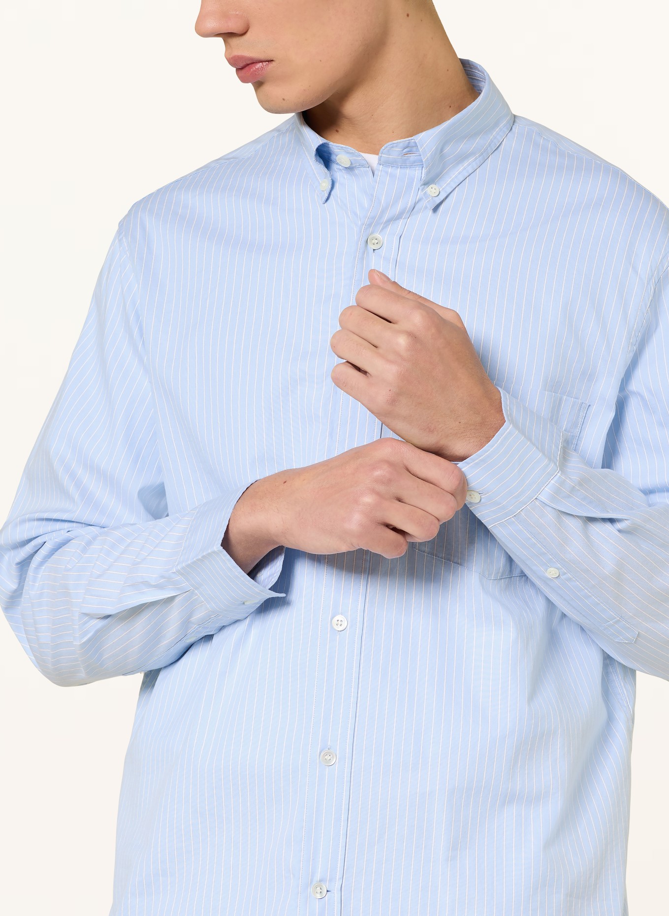ARKET BALMAR Relaxed Fit Shirt: LIGHT BLUE / WHITE