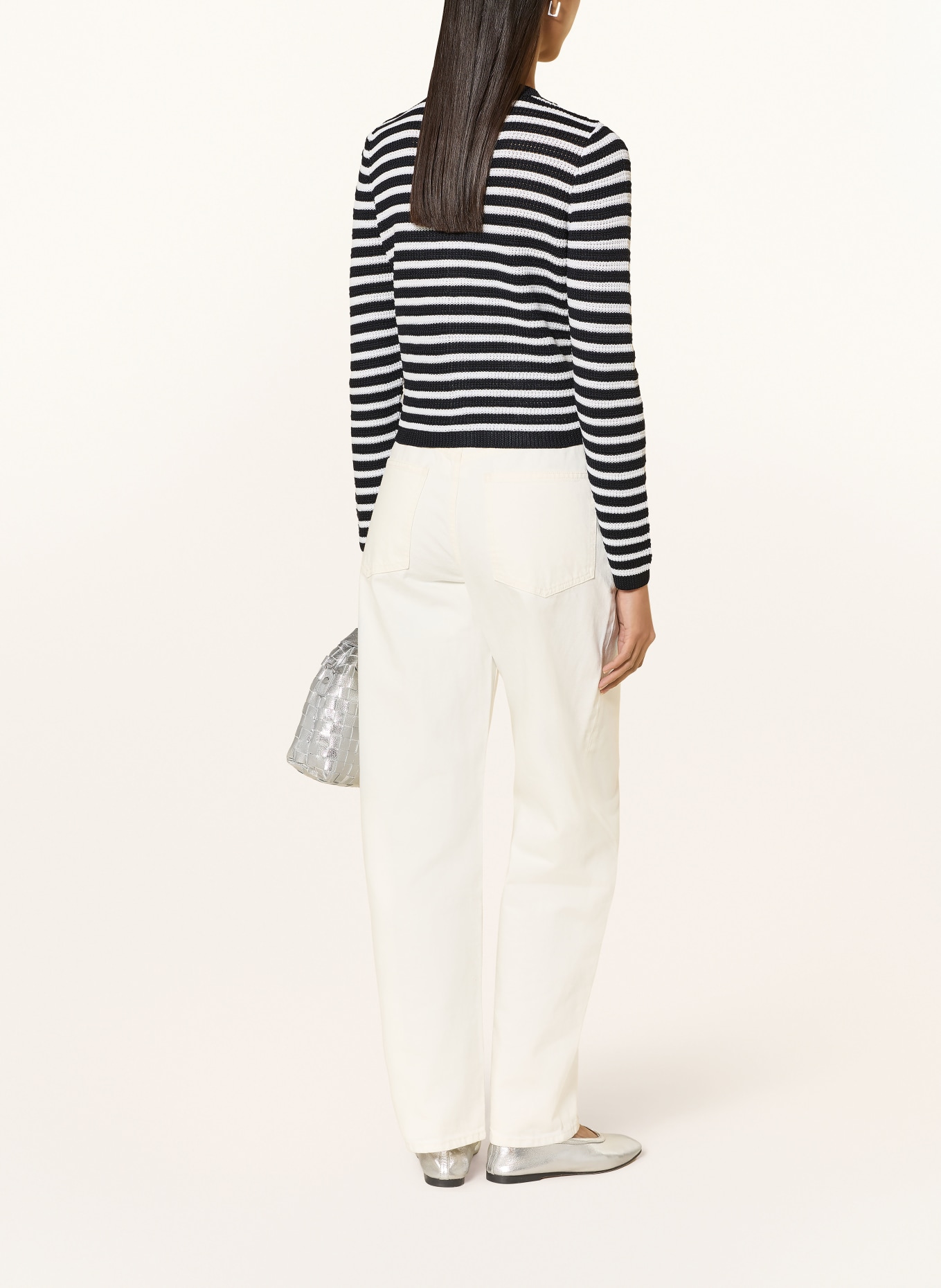 monari svetr: TMAVĚ MODRÁ / BÍLÁ