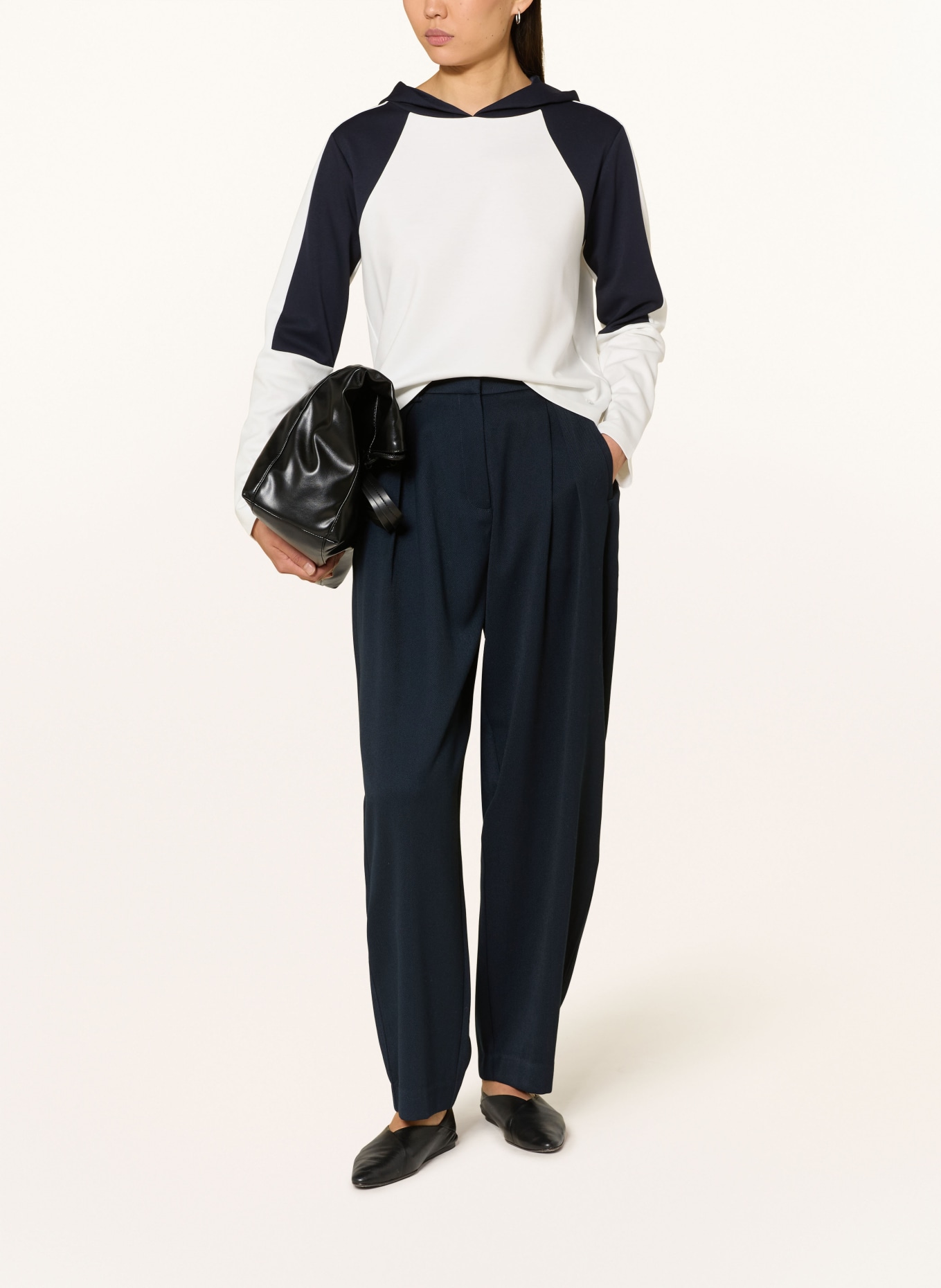 monari Hoodie: WEISS / DUNKELBLAU