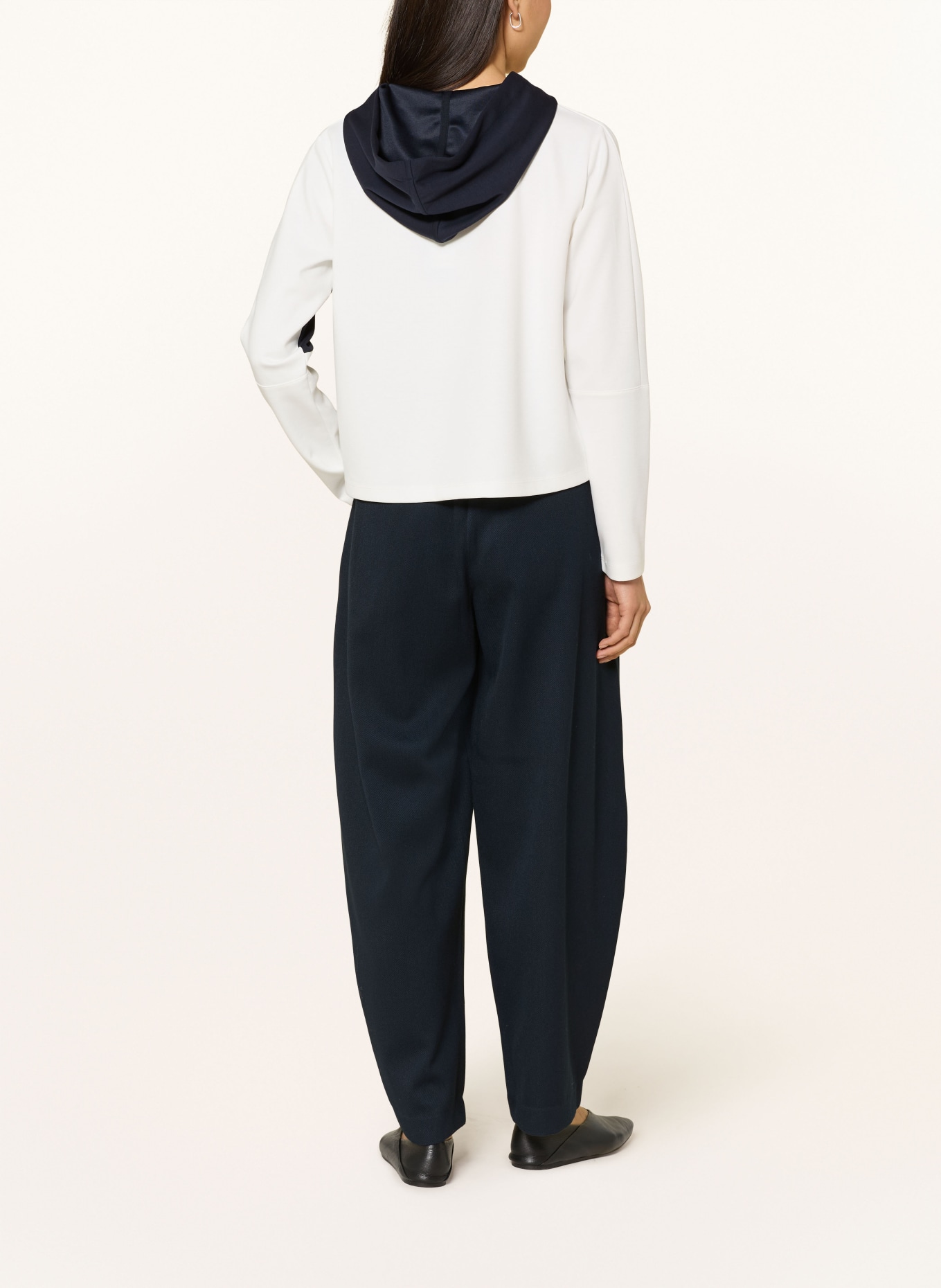 monari Hoodie: WEISS / DUNKELBLAU