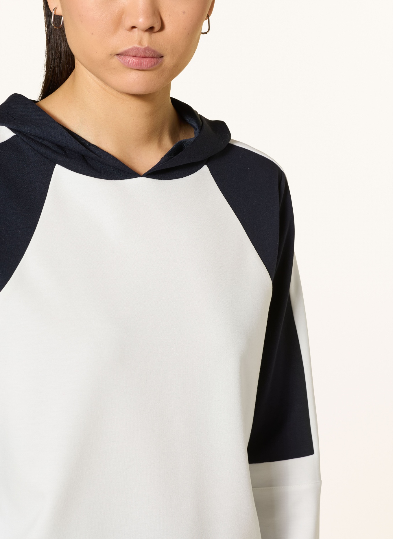 monari Hoodie: WEISS / DUNKELBLAU