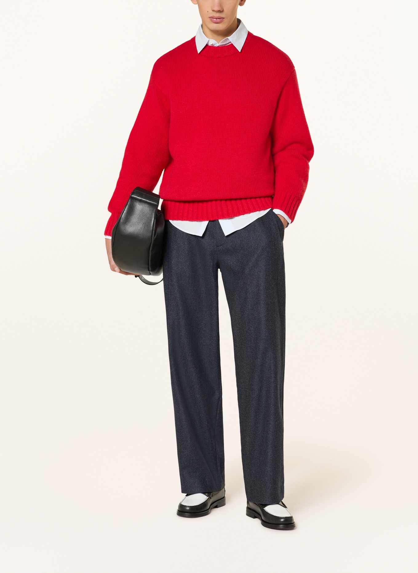 COS Chino Regular Fit: DUNKELBLAU