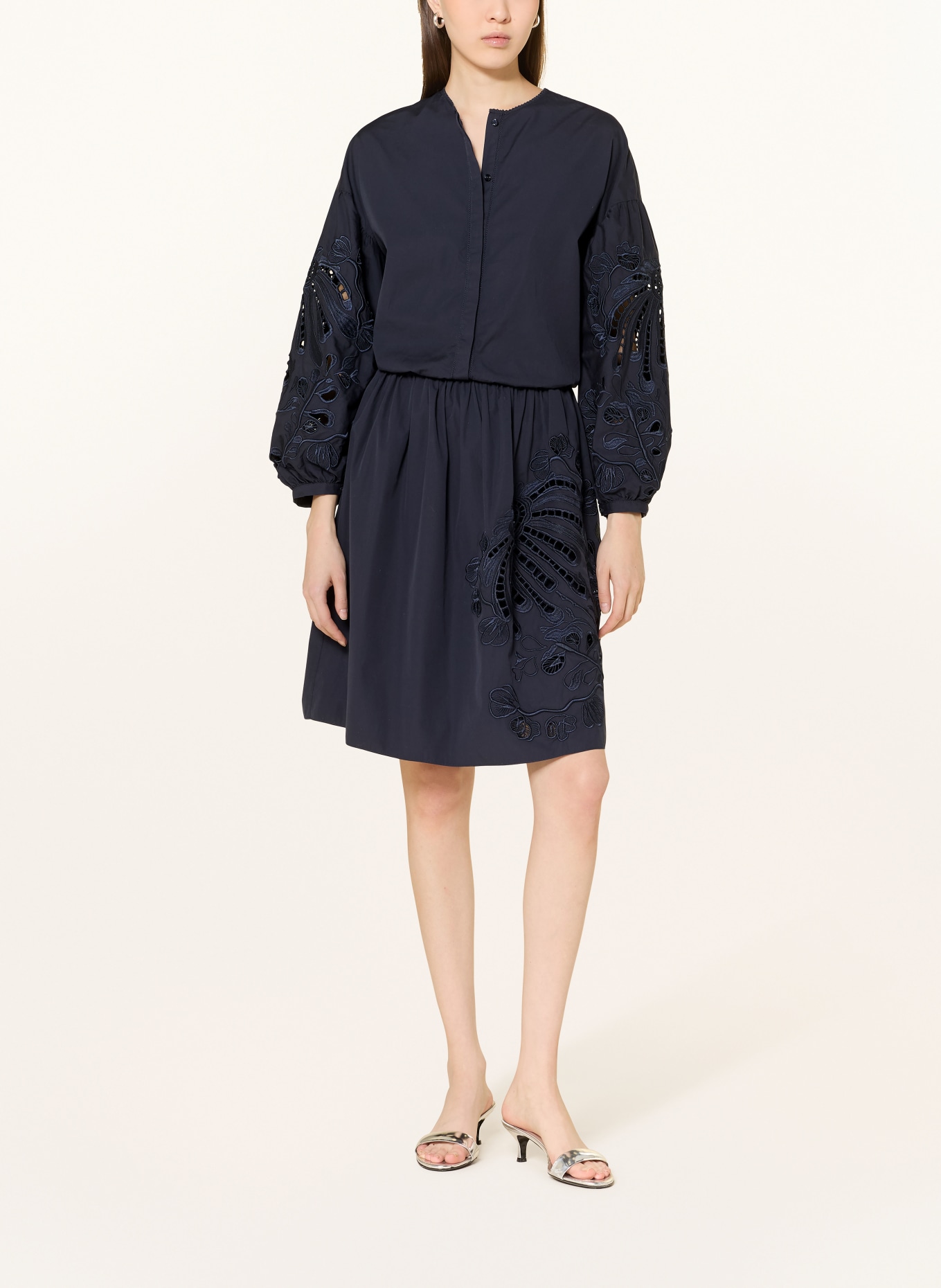 DOROTHEE SCHUMACHER Blůza EMBROIDERED BEAUTY s krajkou: TMAVĚ MODRÁ