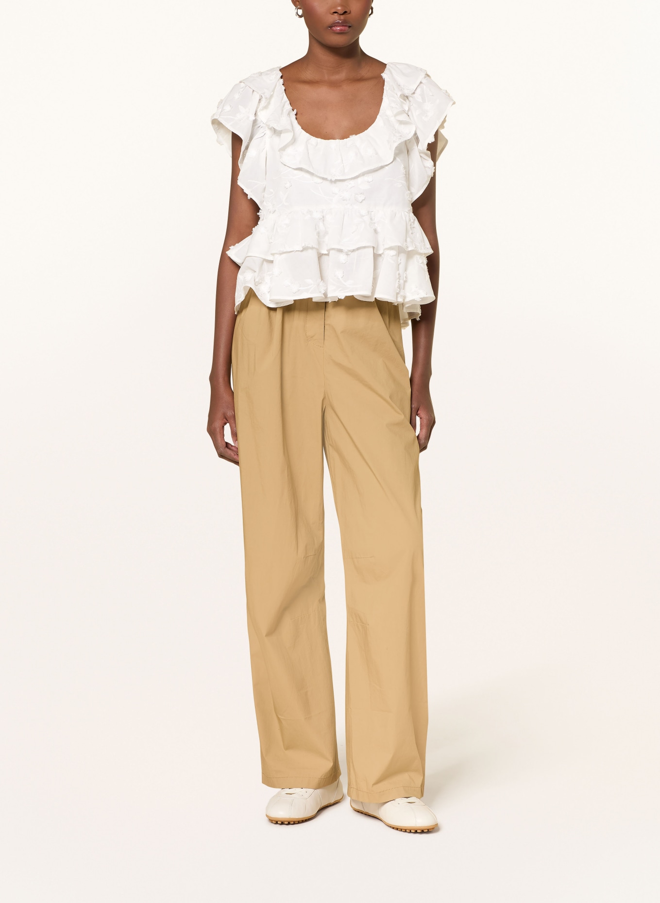 DOROTHEE SCHUMACHER Blůza LIGHT VOLUMES s krajkou a volány: KRÉMOVÁ