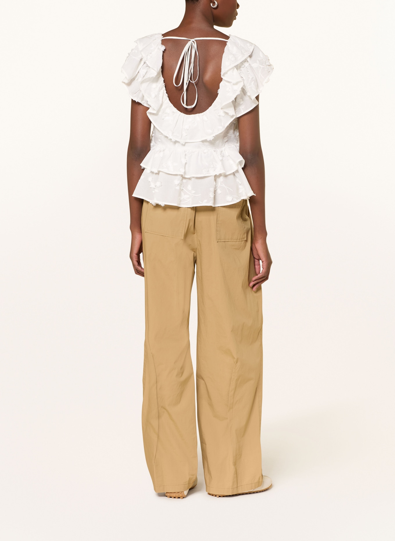 DOROTHEE SCHUMACHER Blůza LIGHT VOLUMES s krajkou a volány: KRÉMOVÁ