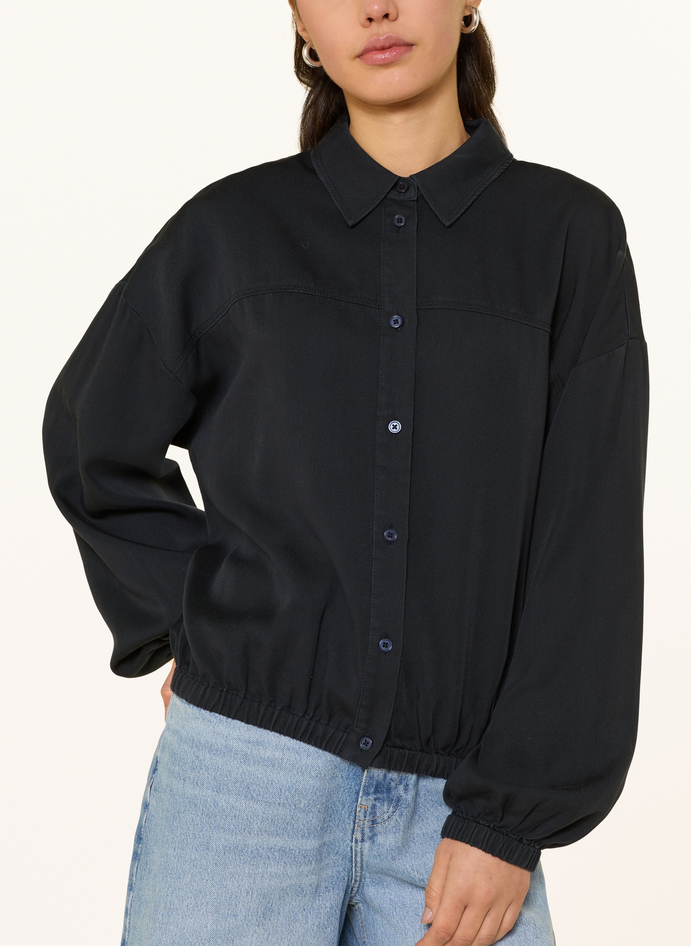 OPUS Převlečná bunda FYNAMO: ČERNÁ