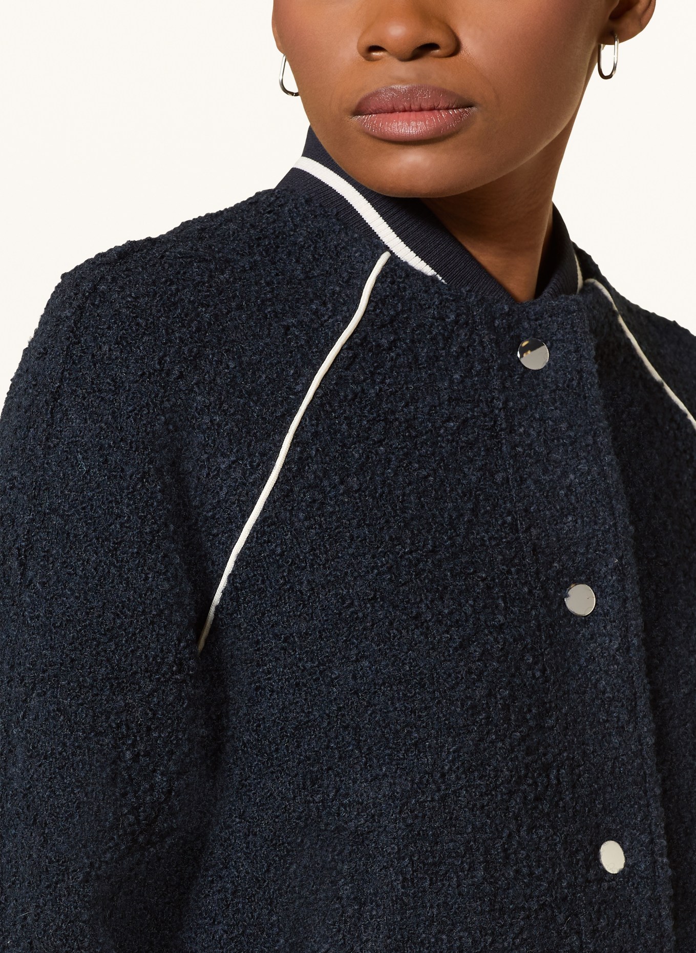 OPUS Boucléová bunda HIRONA: TMAVĚ MODRÁ