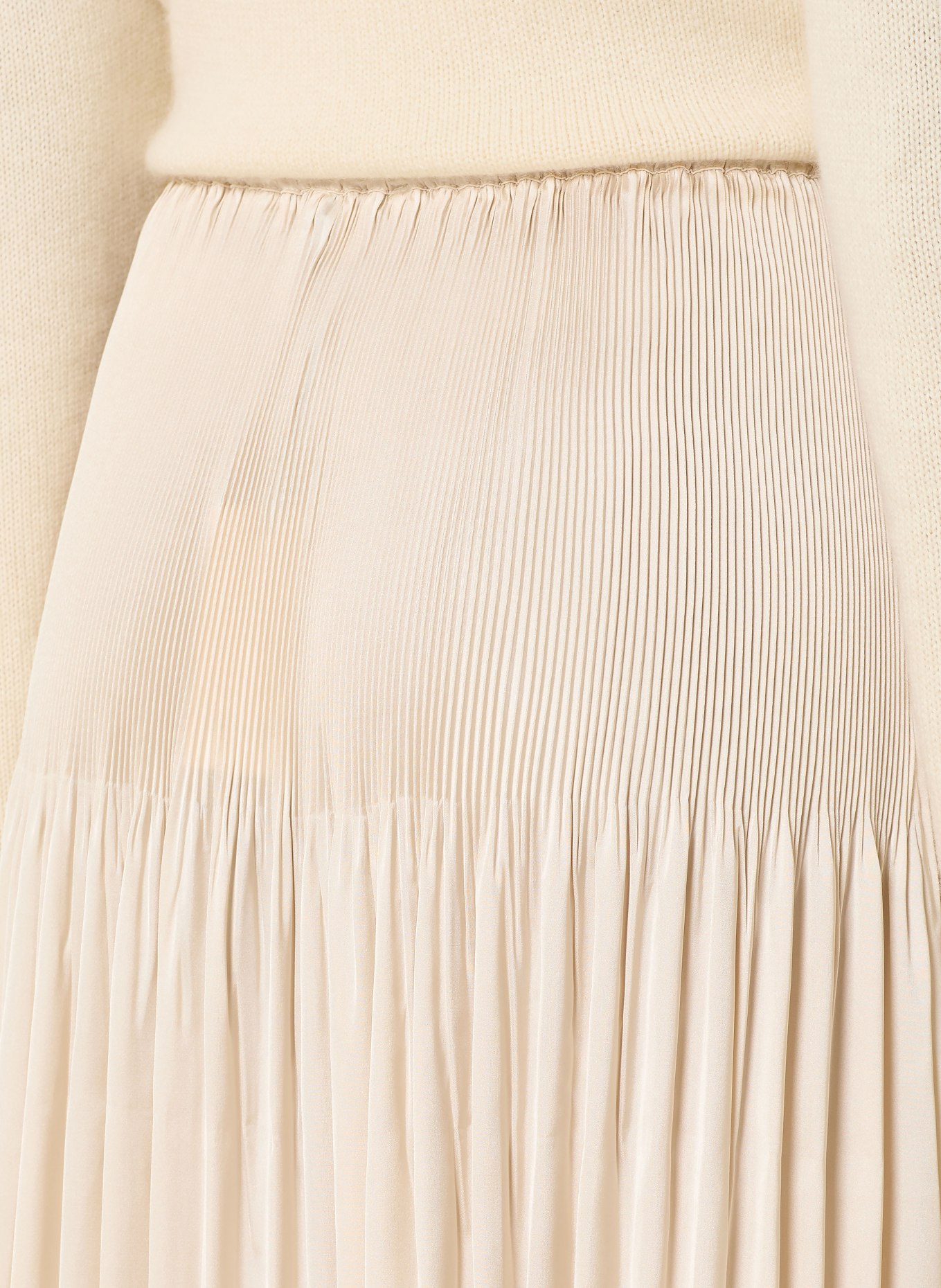 OPUS Jupe plissée RIBANE FRENCH en satin: CRÈME