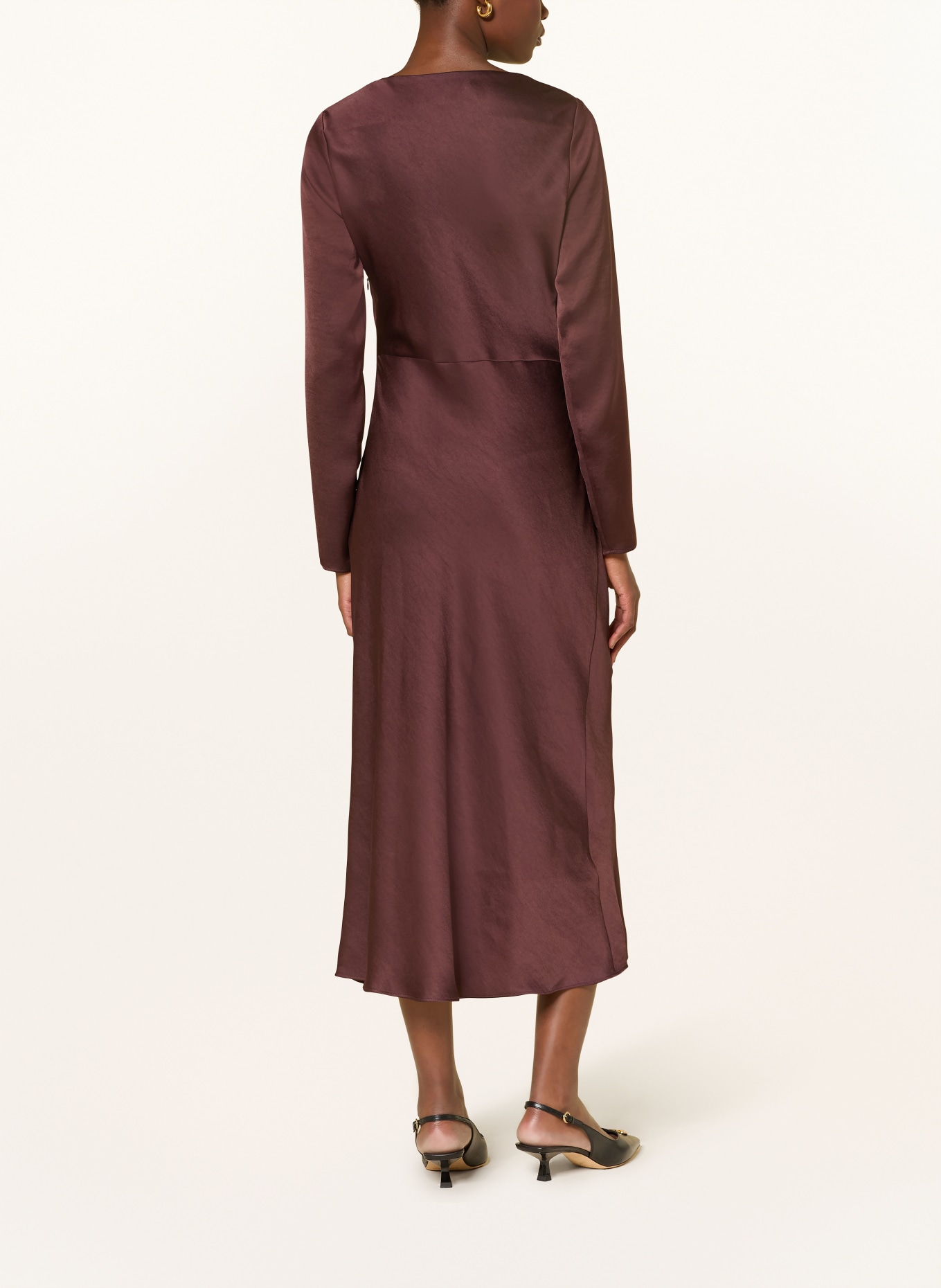 CLAUDIE PIERLOT satyna sukienka: CIEMNOBRĄZOWY