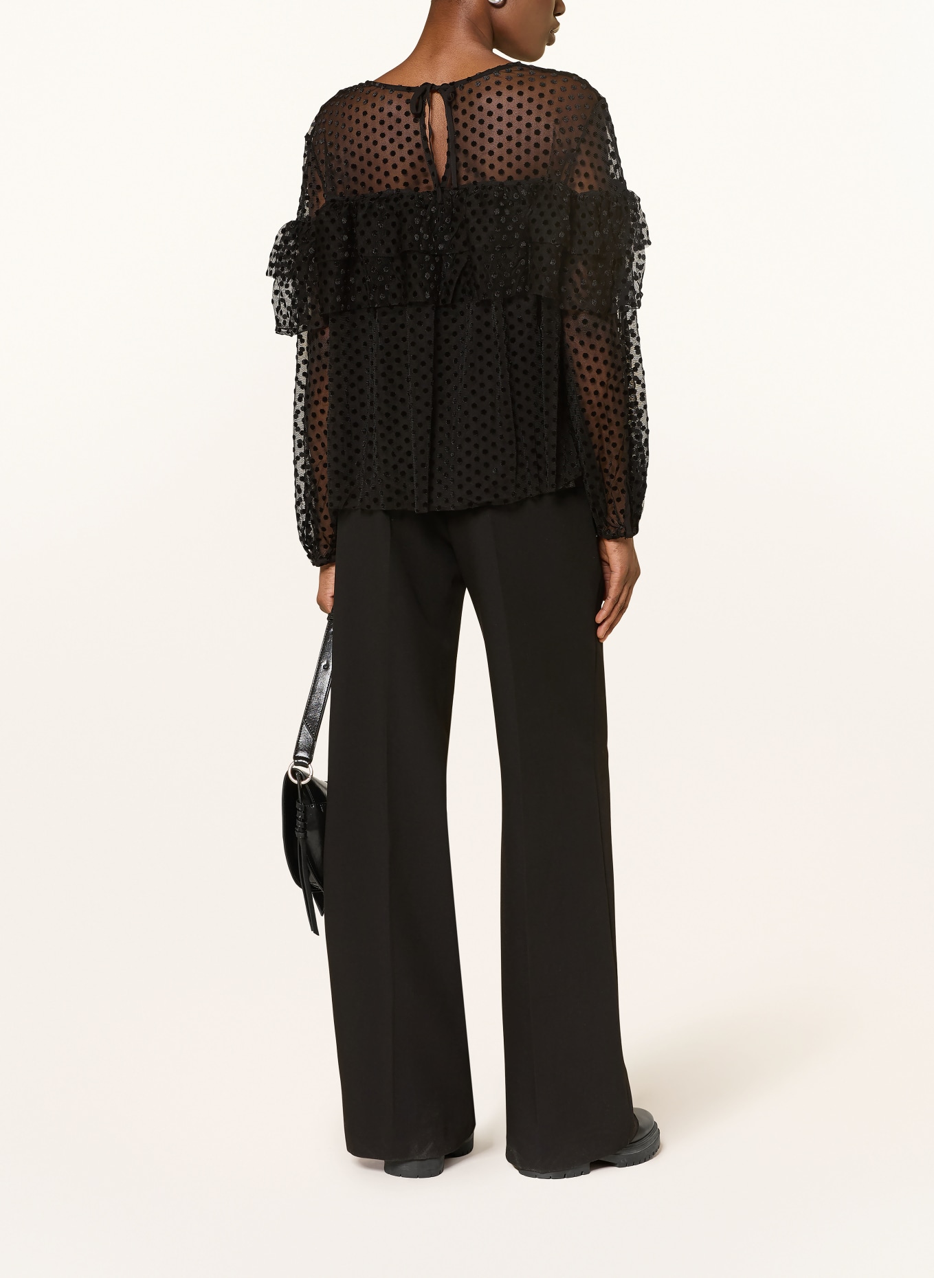 ba&sh Blusenshirt RAFF mit Volants und Samt: SCHWARZ