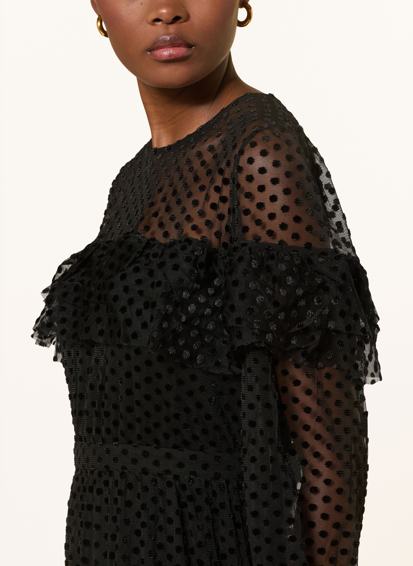 ba&sh Kleid RITA aus Mesh mit Volants: SCHWARZ