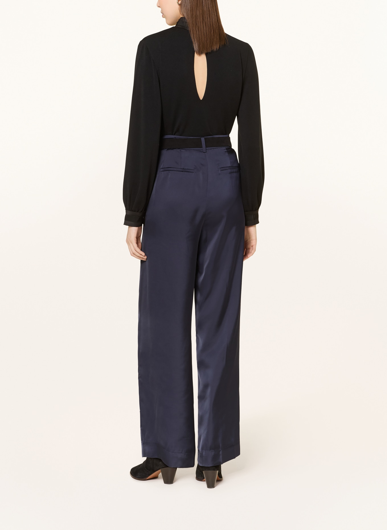 ba&sh Saténové kalhoty Marlene CHEERLY: TMAVĚ MODRÁ