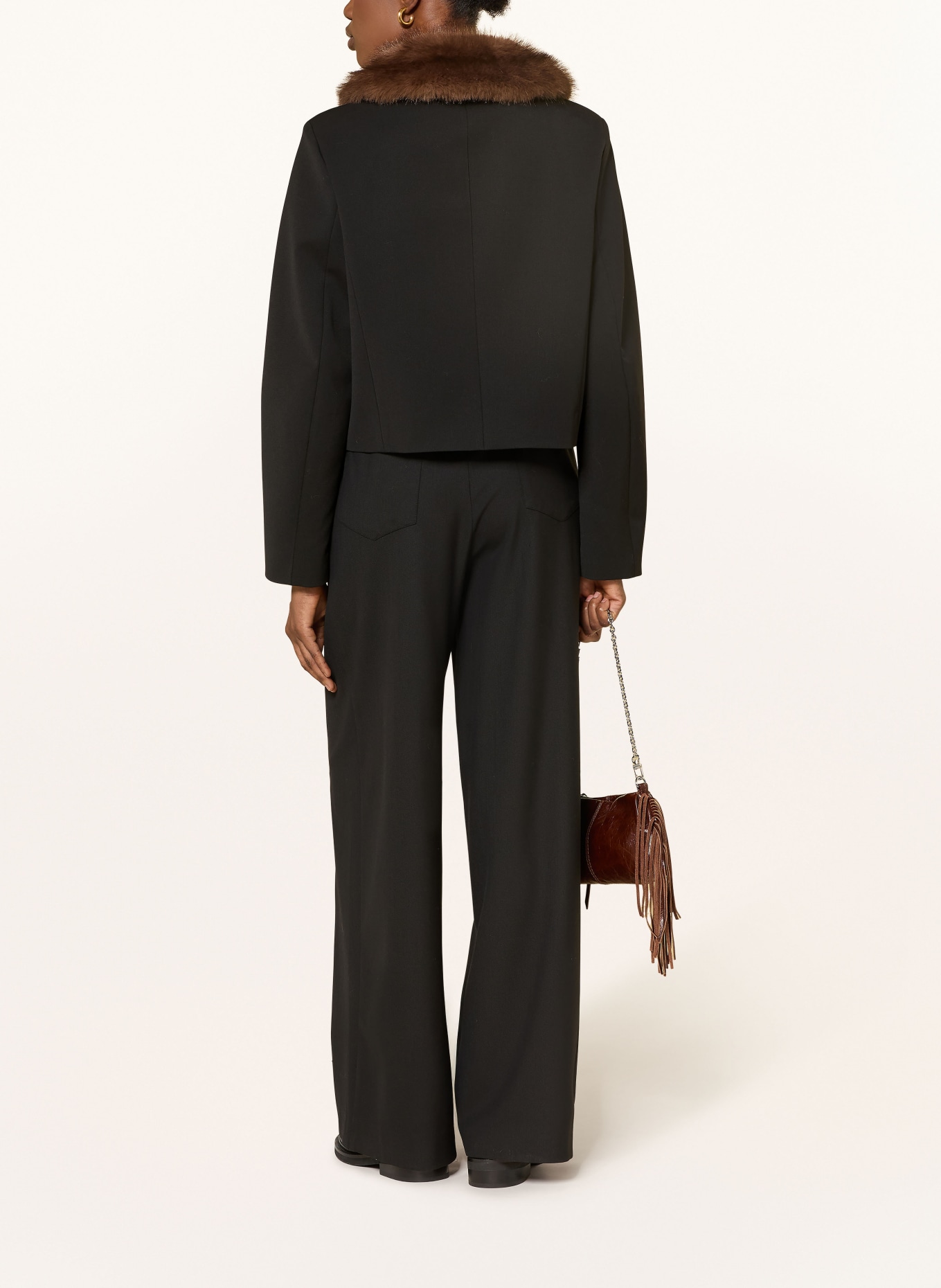 maje Kurtka z sztucznym futrem: CZARNY / BRĄZOWY