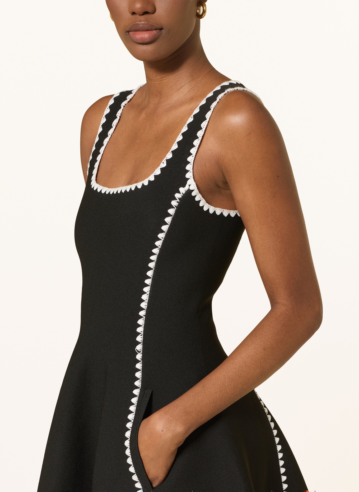 maje Sukienka RUSSELINO: CZARNY / BIAŁY