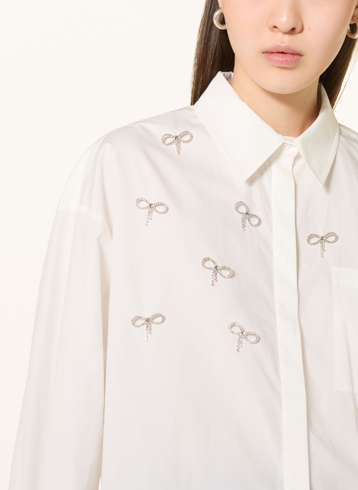 maje Bluzka z kamieniami ozdobnymi: BIAŁY