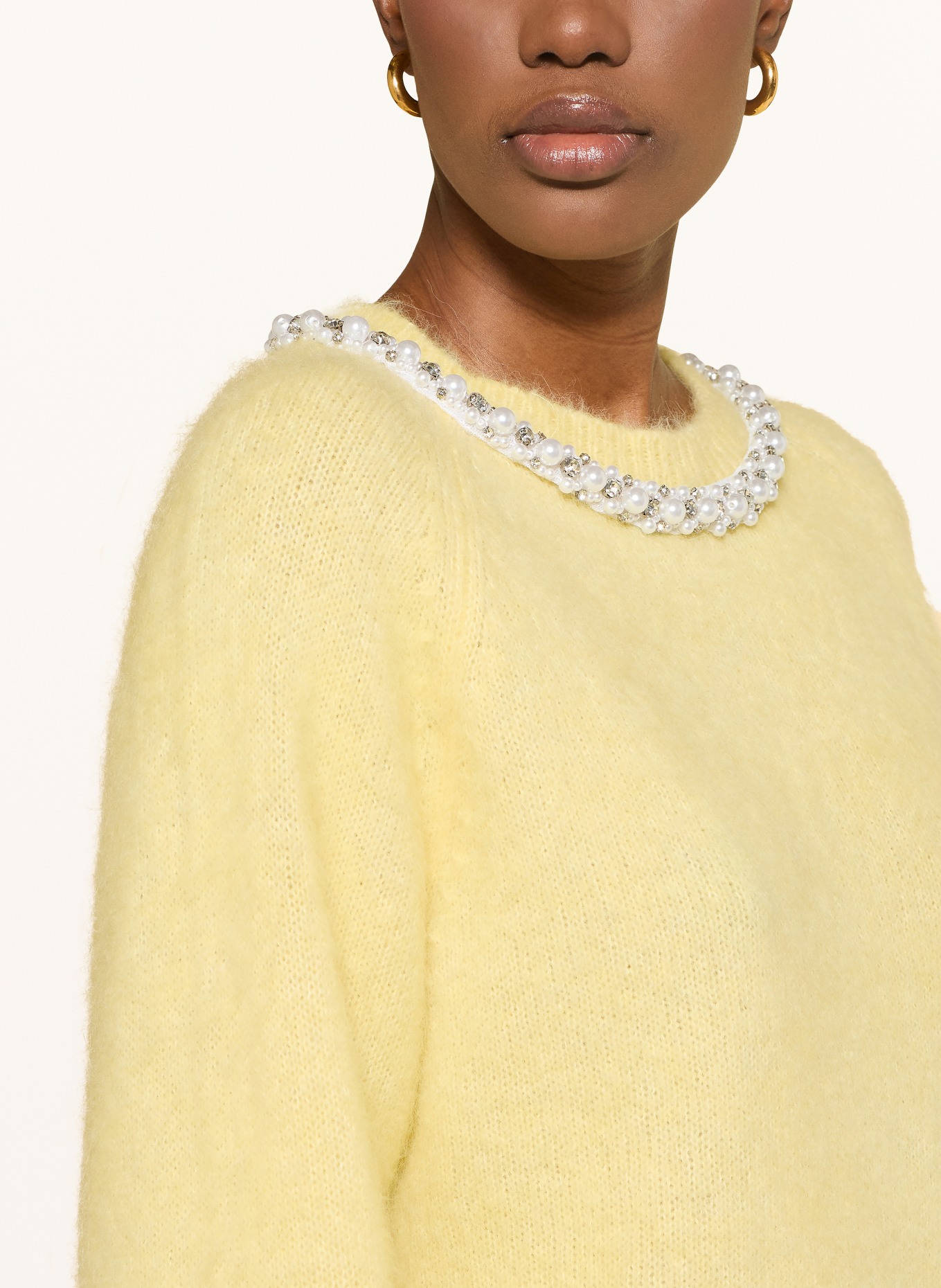 maje Sweter z alpaką i ozdobnymi perełkami: ŻÓŁTY