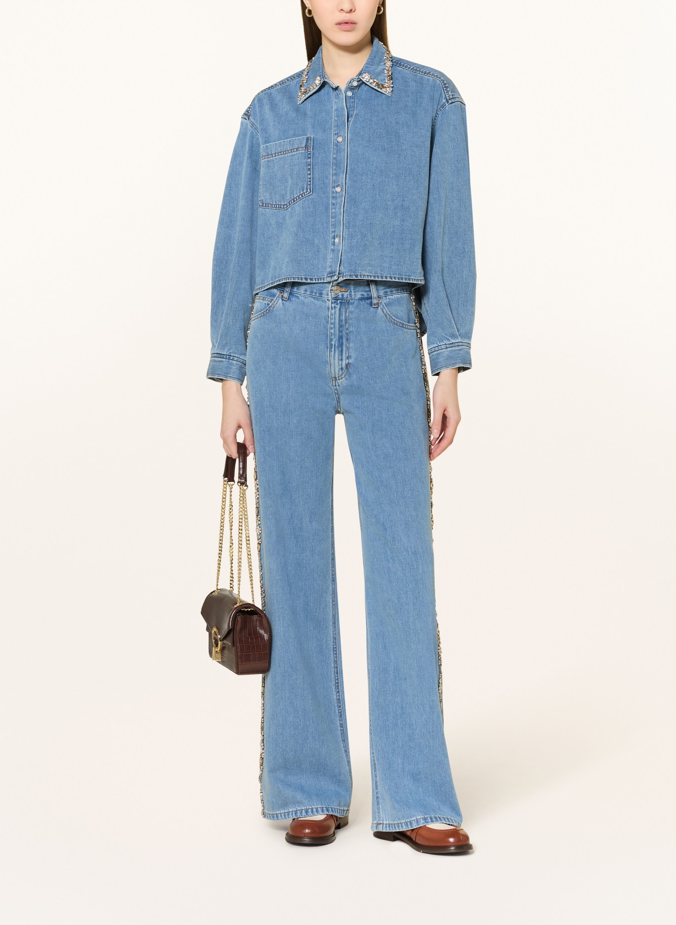 SANDRO Bluzka jeansowa z kamieniami ozdobnymi: NIEBIESKI