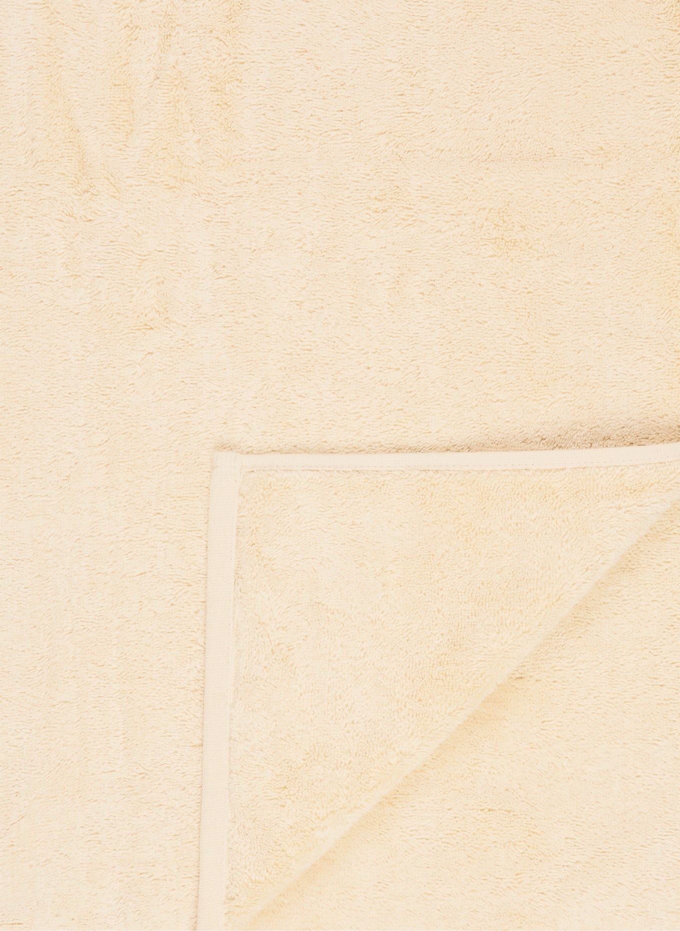 en VOGUE AMERICA bath towel: CREAM