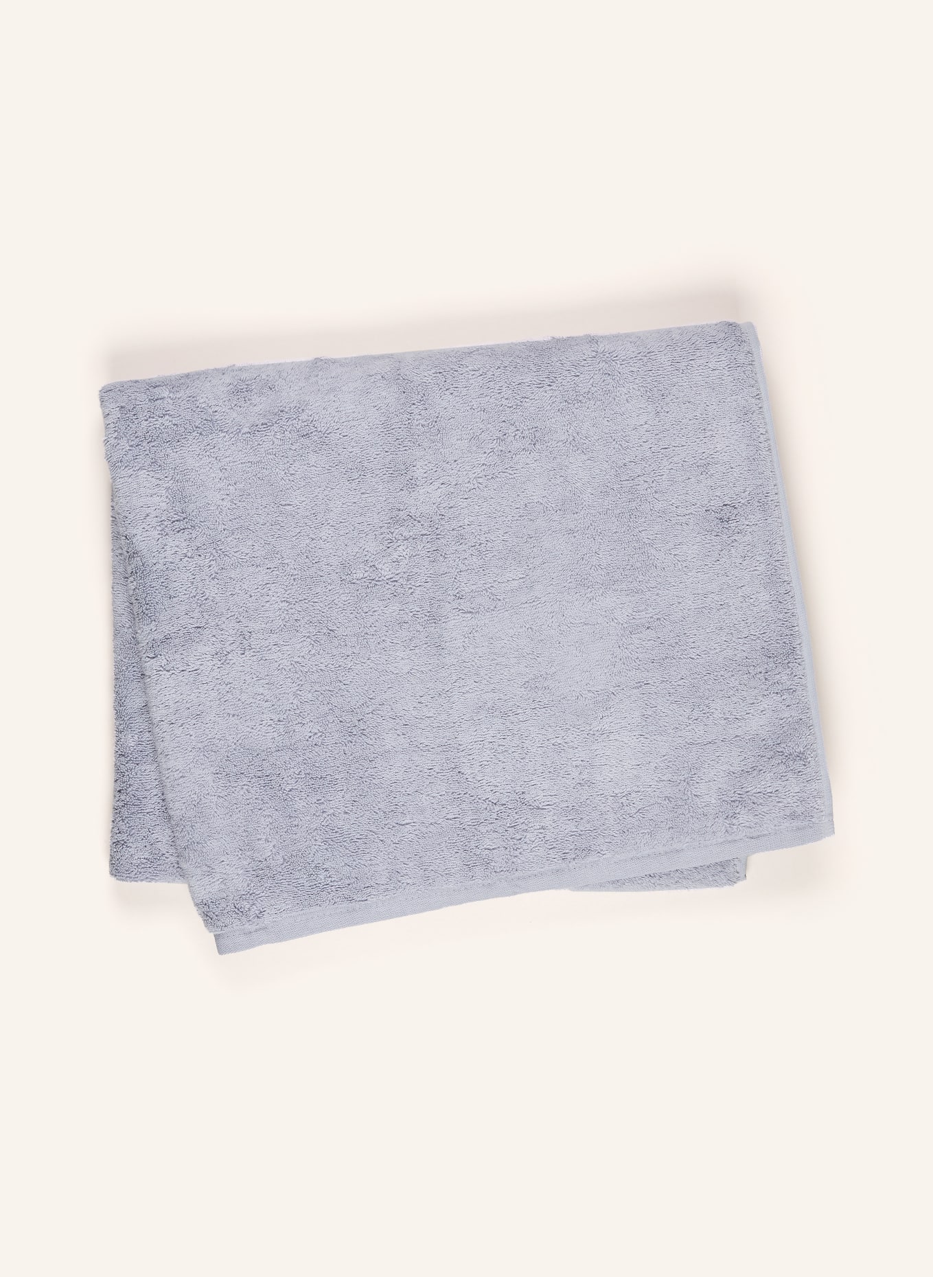 en VOGUE AMERICA bath towel: BLUE GRAY