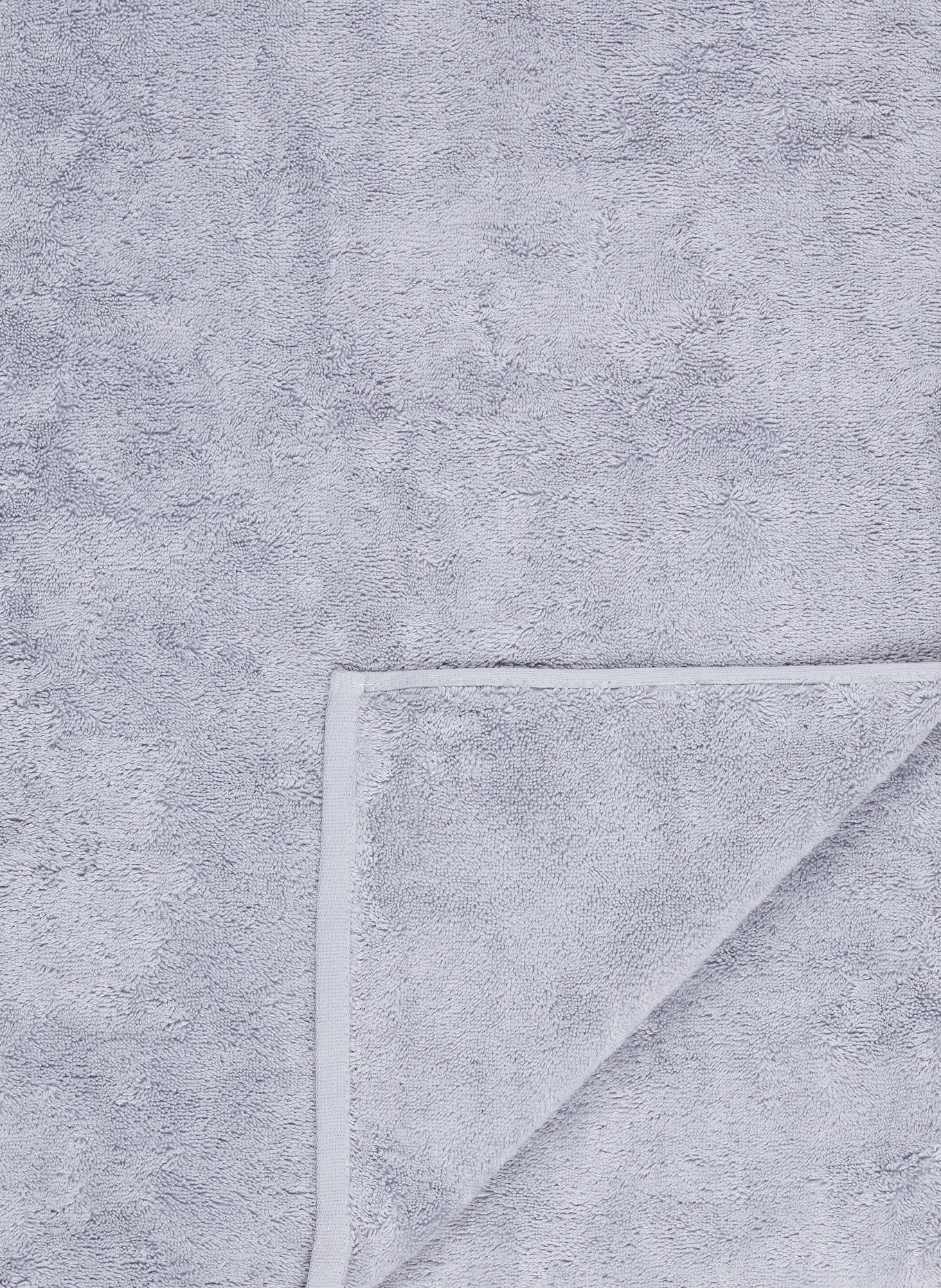 en VOGUE AMERICA bath towel: BLUE GRAY