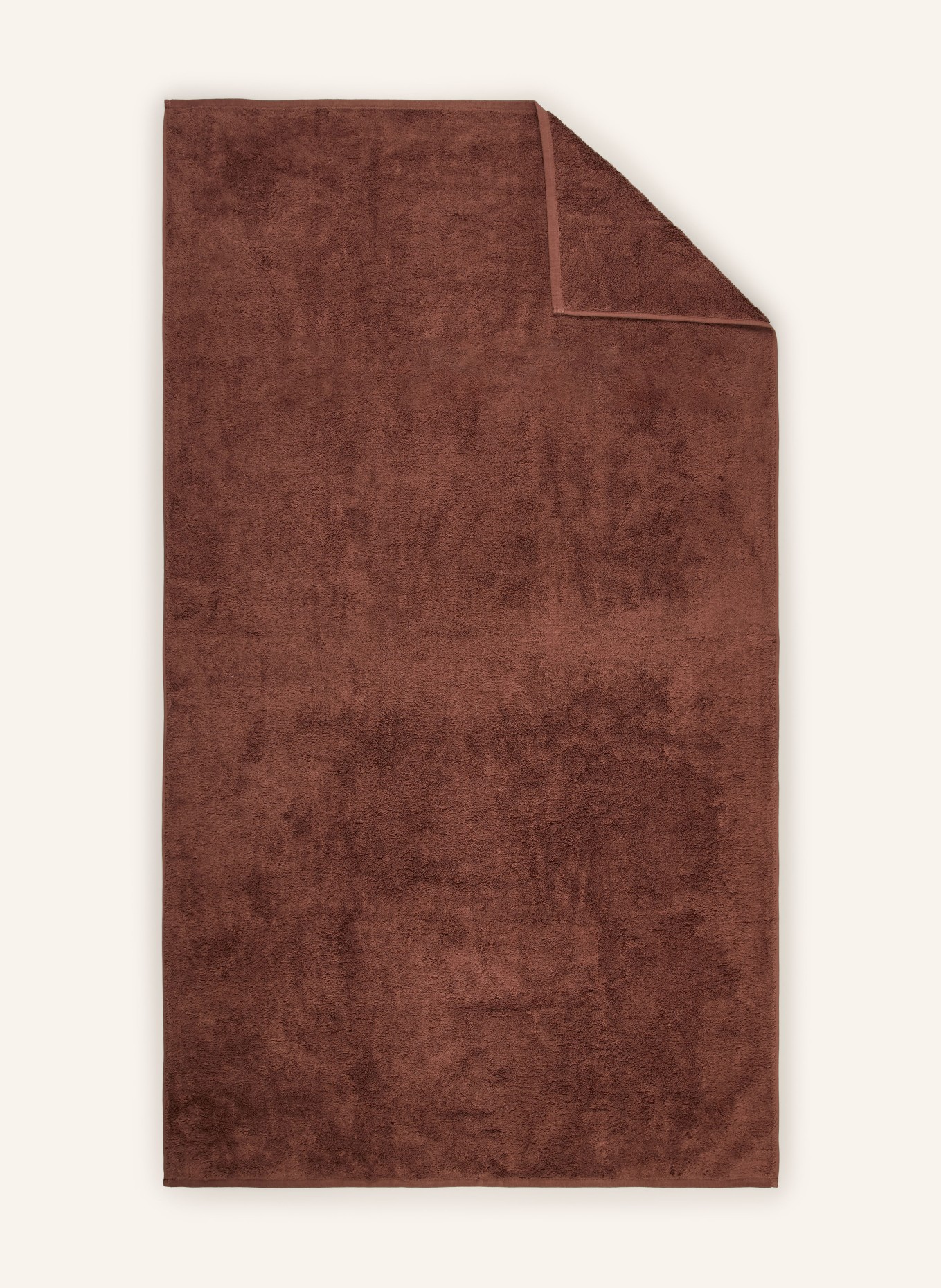 en VOGUE AMERICA bath towel: BROWN