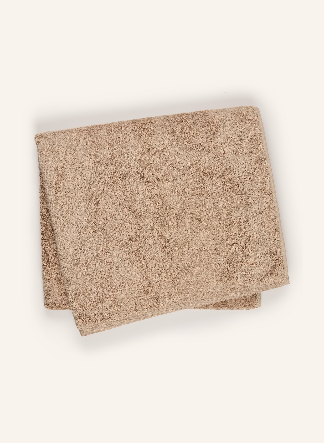 en VOGUE AMERICA bath towel: CAMEL